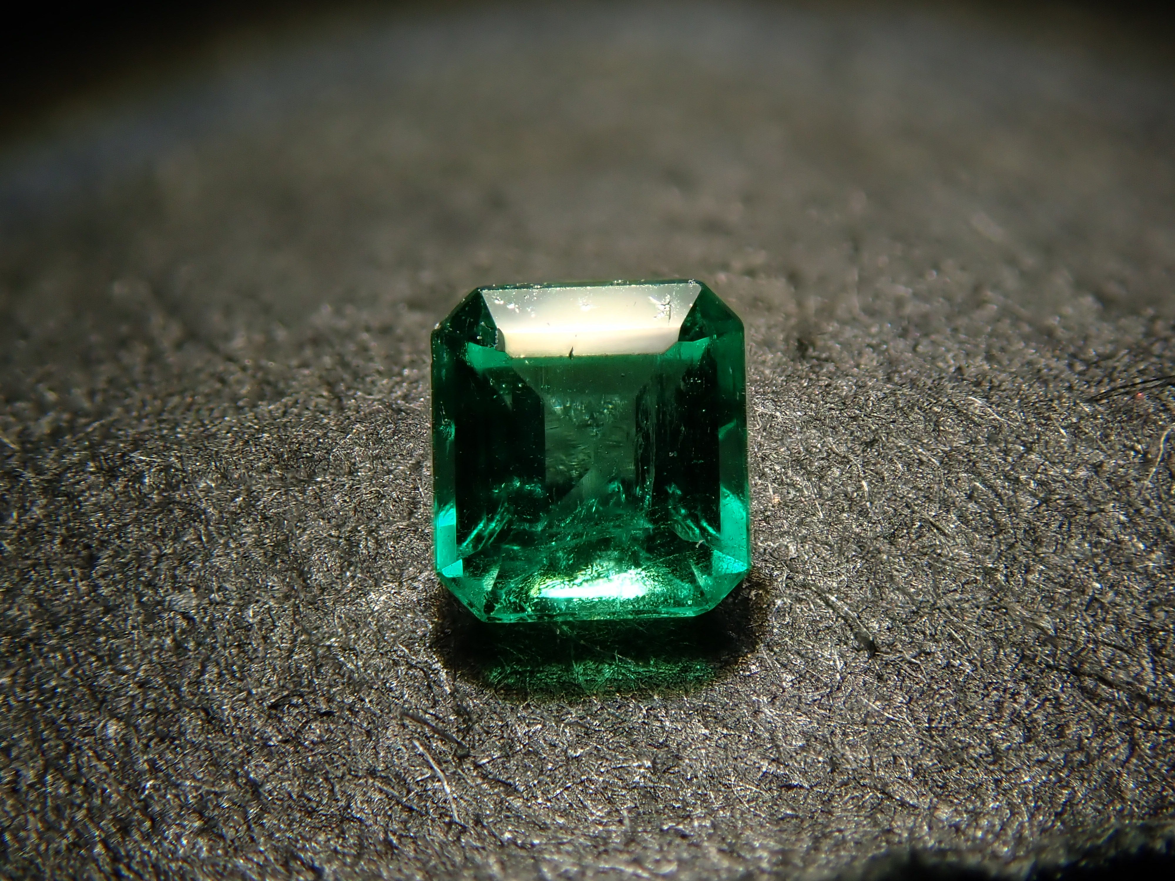 コロンビア産エメラルド 0.091ctルース