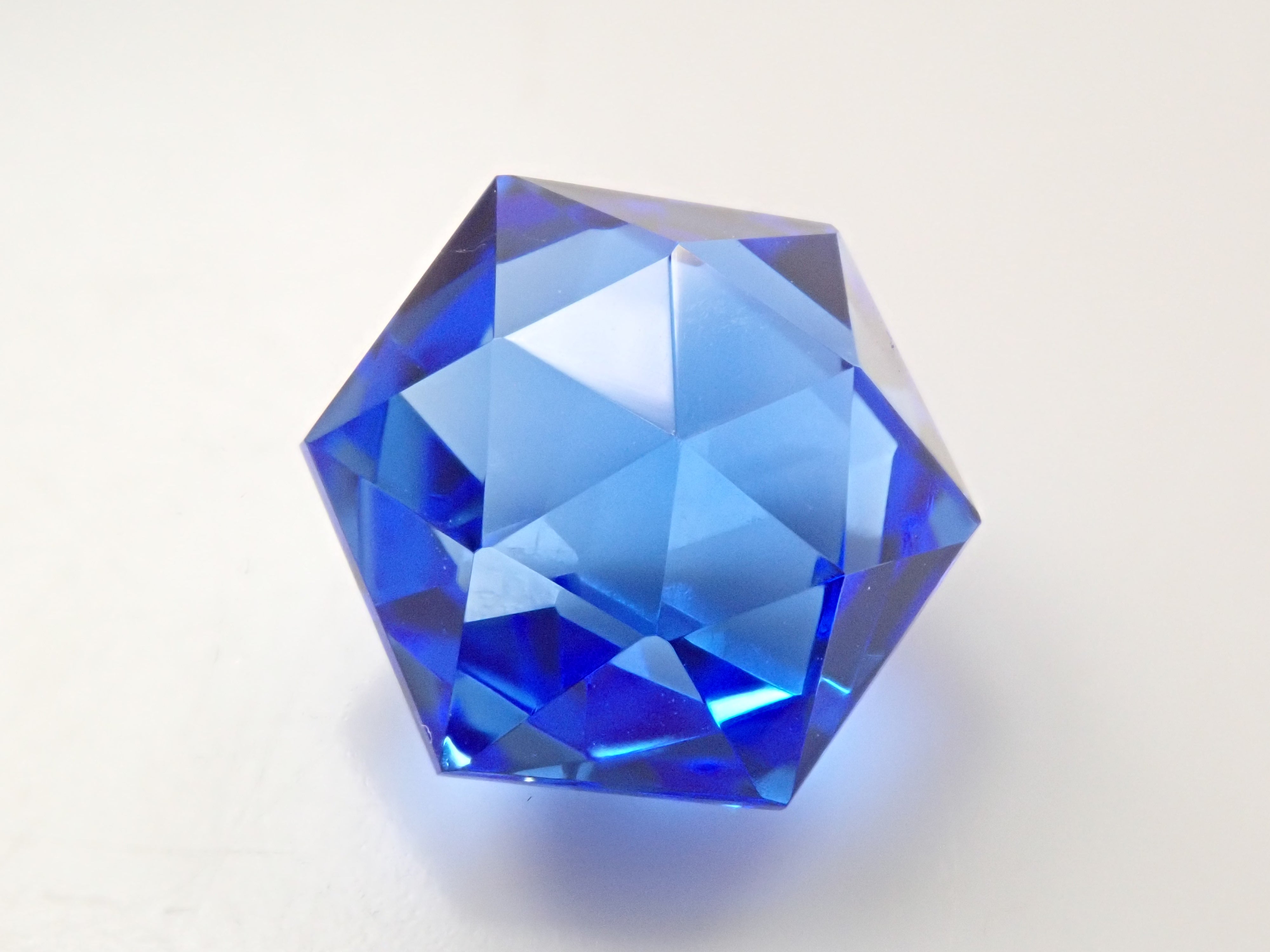 【12557150掲載】シベリアンブルークォーツ(合成クォーツ) 5.794ctルース