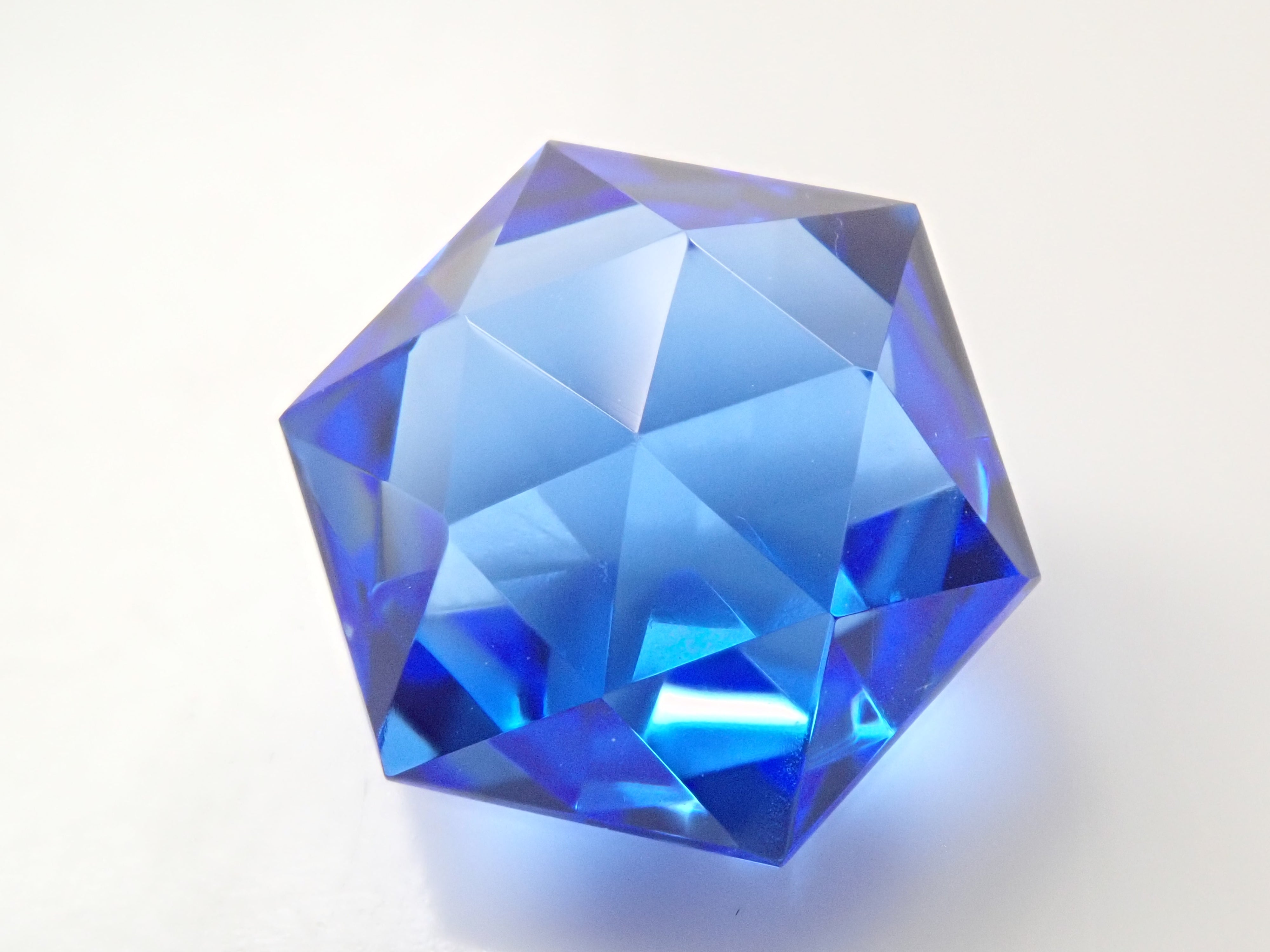 【12557150掲載】シベリアンブルークォーツ(合成クォーツ) 5.794ctルース