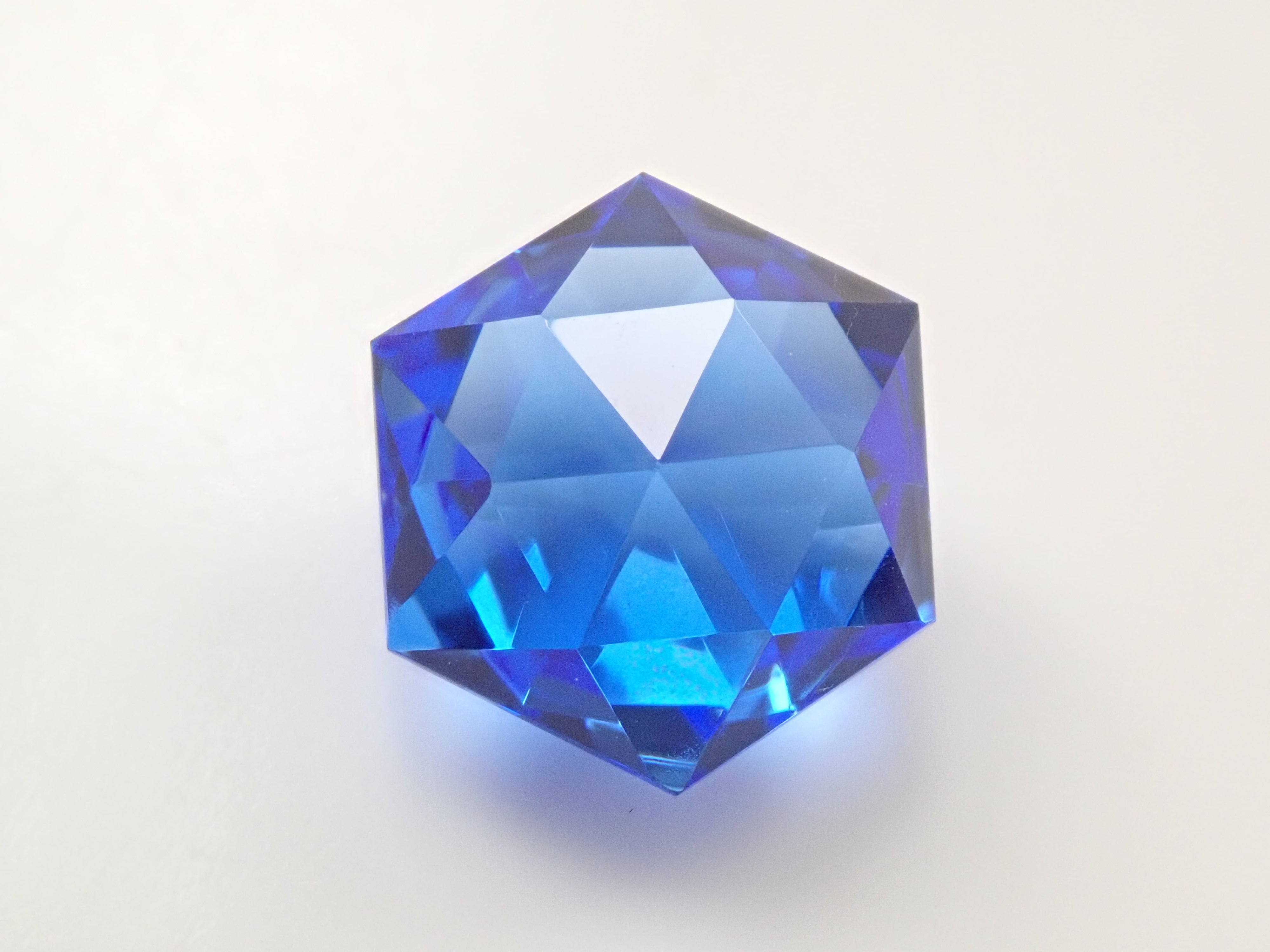 【12557150掲載】シベリアンブルークォーツ(合成クォーツ) 5.794ctルース