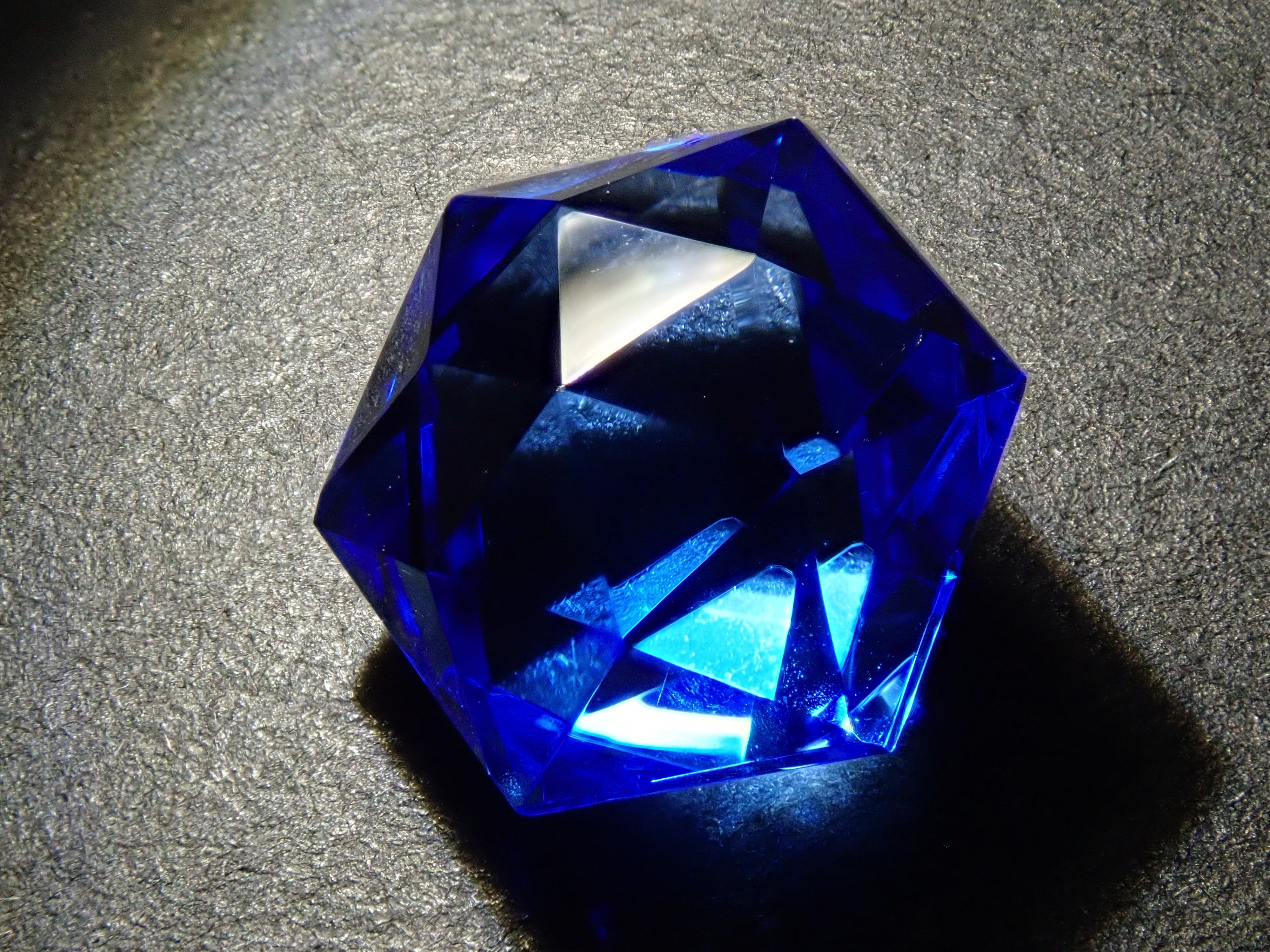 【12557150掲載】シベリアンブルークォーツ(合成クォーツ) 5.794ctルース