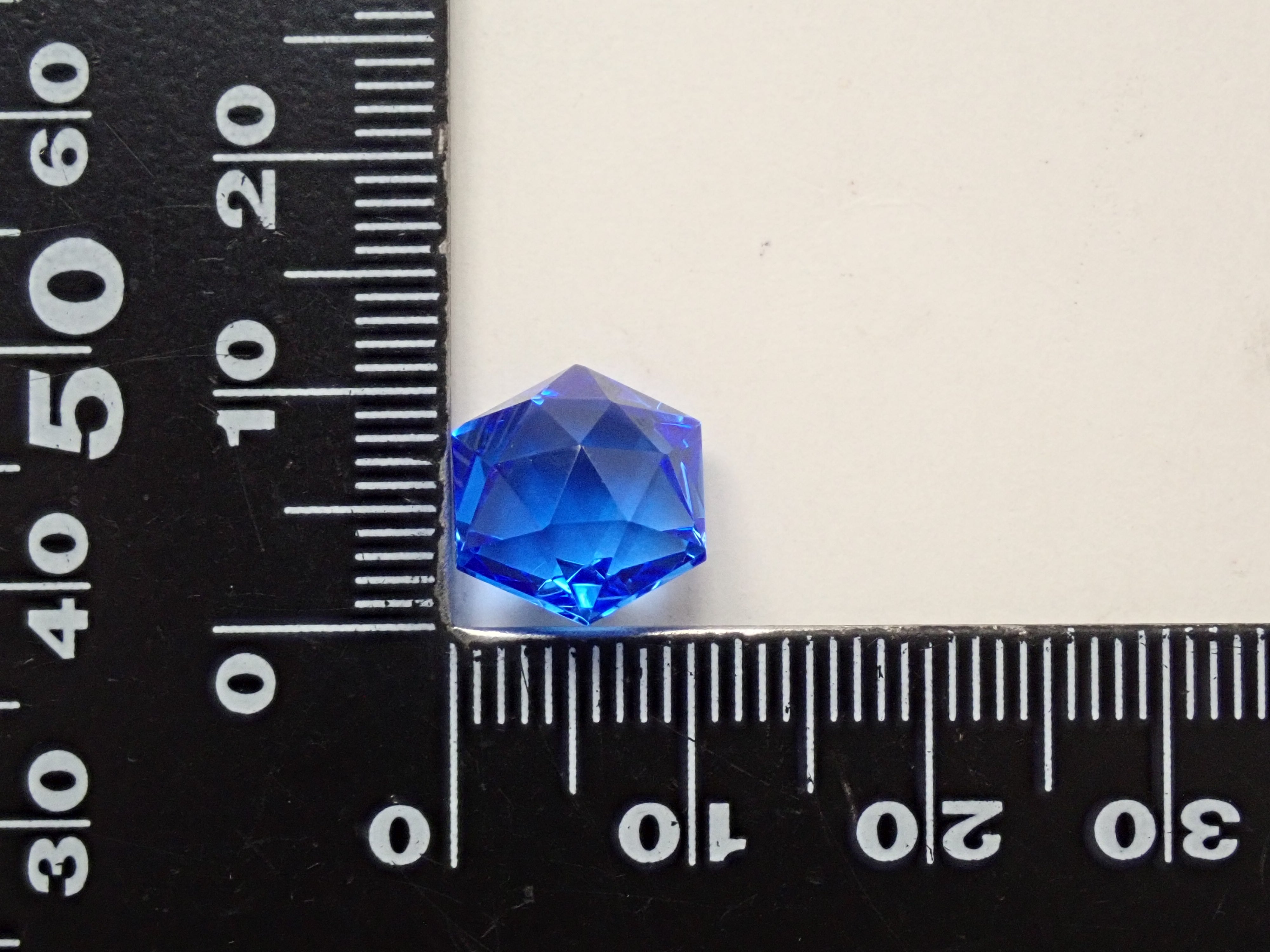 【12557150掲載】シベリアンブルークォーツ(合成クォーツ) 5.794ctルース