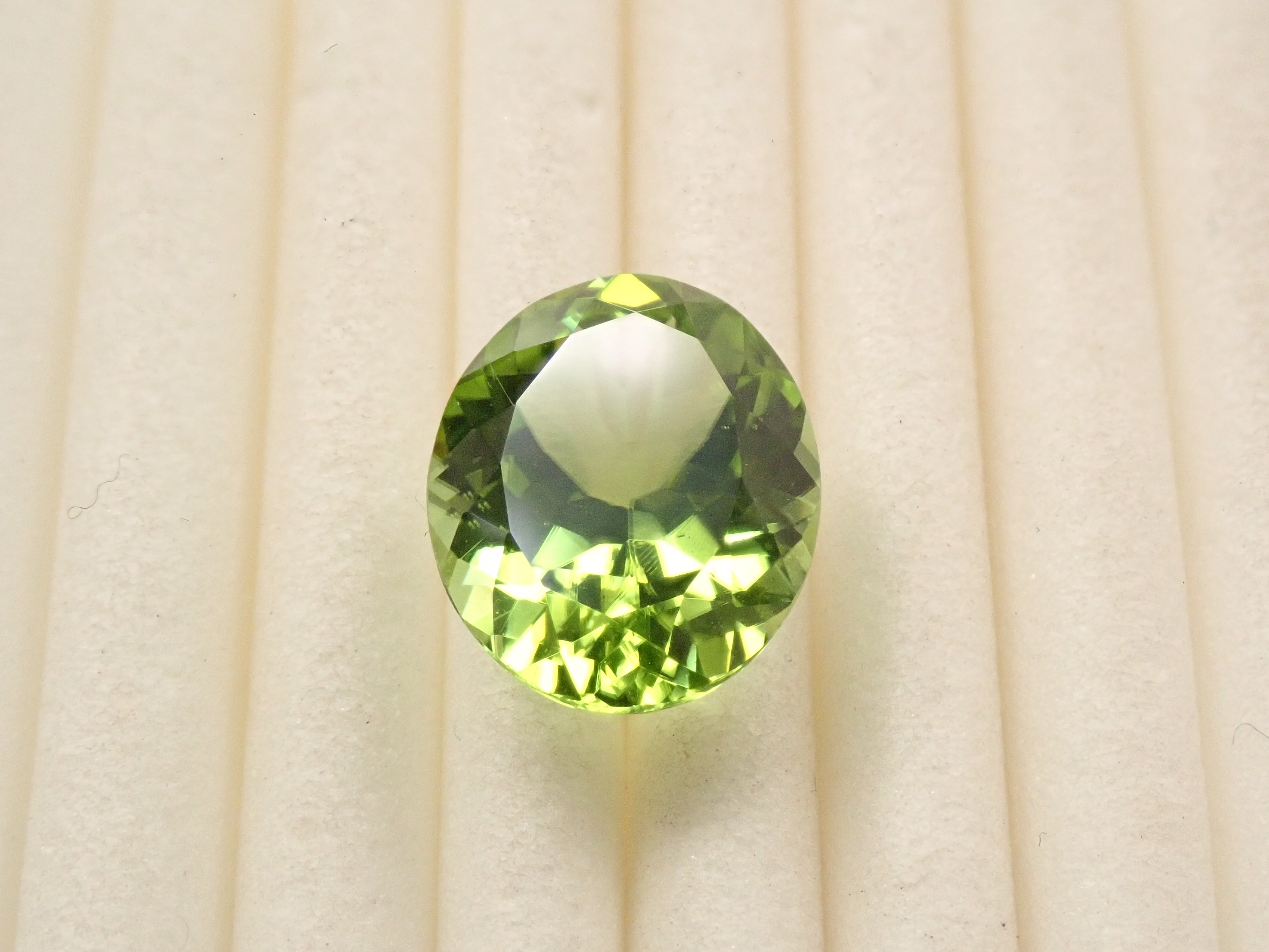 ペリドット 3.309ctルース