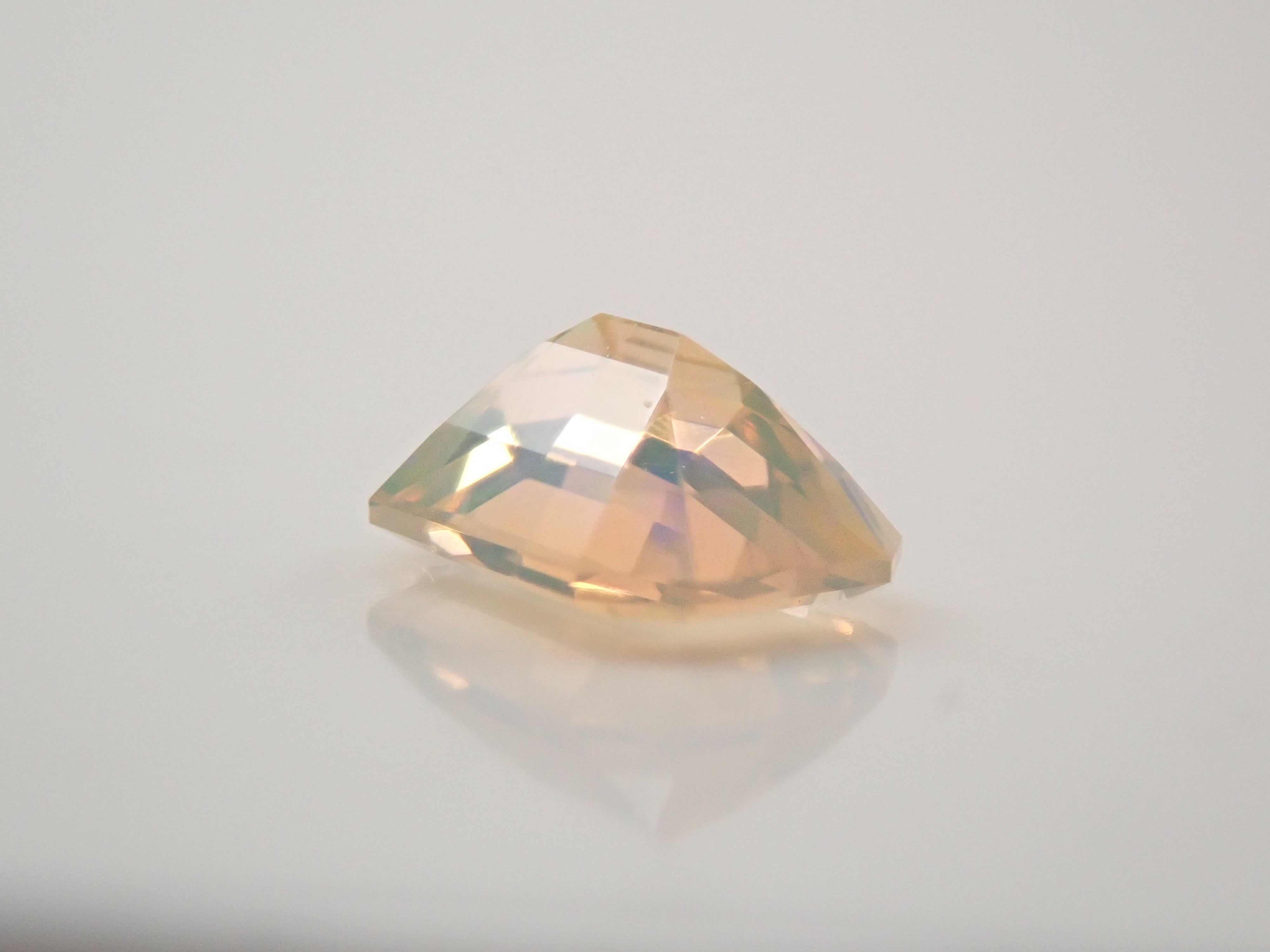 メキシコ産ファイアオパール 0.356ctルース(ファセットカット)