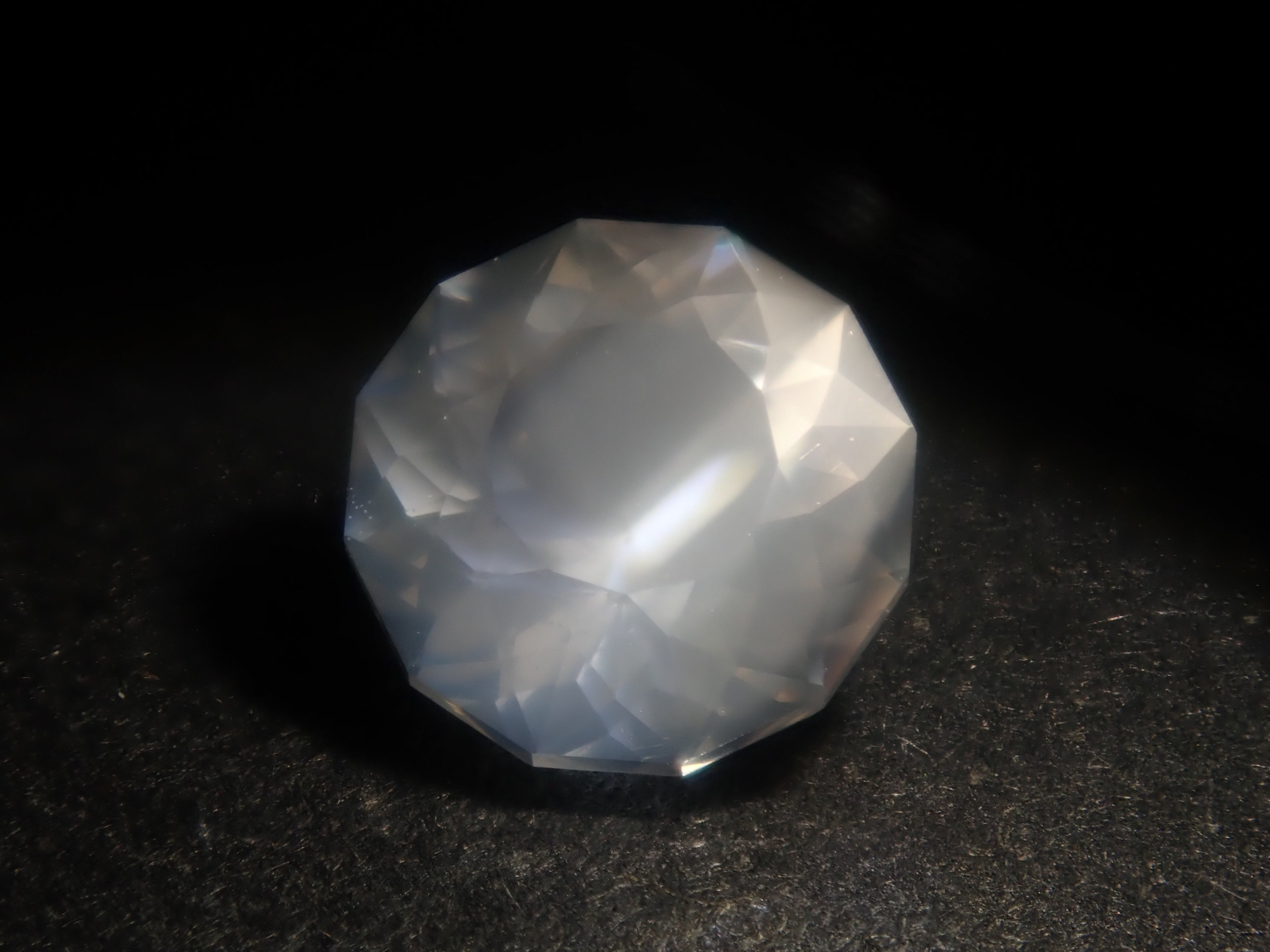 【9/4 22時販売】スリランカ・ウバ産ムーンストーン 6.1mm/0.825ctルース