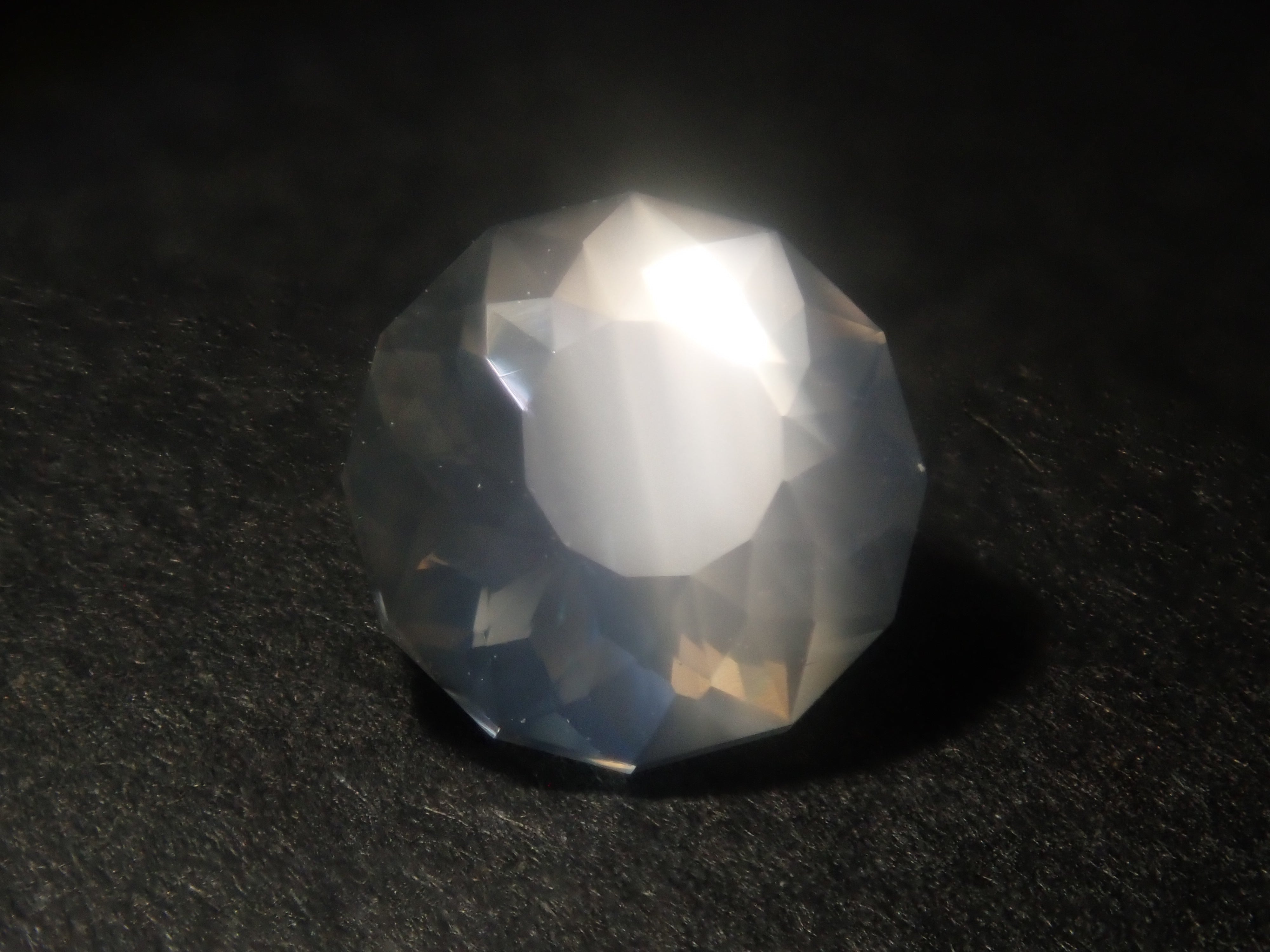 【9/6 22時販売】スリランカ・ウバ産ムーンストーン 6.1mm/0.828ctルース