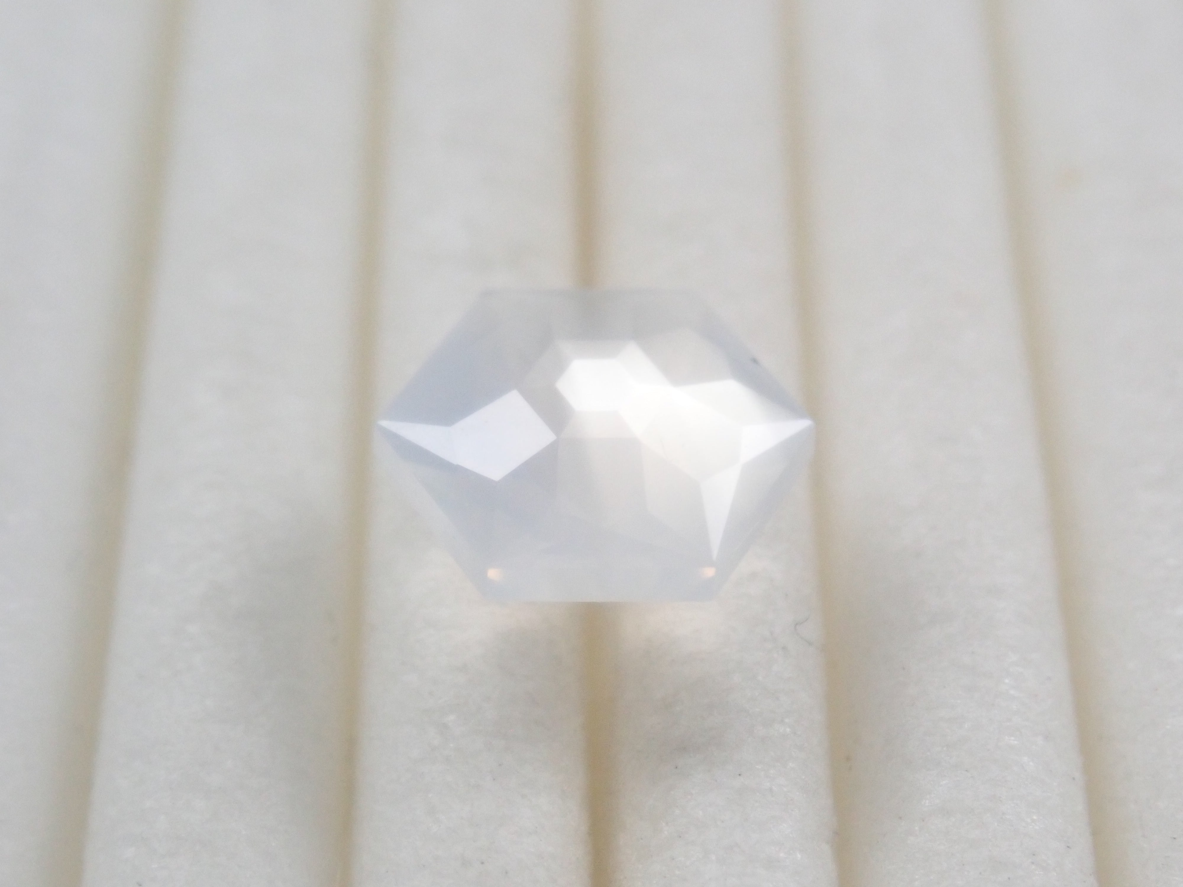 【9/6 22時販売】スリランカ・ウバ産ムーンストーン 1.155ctルース