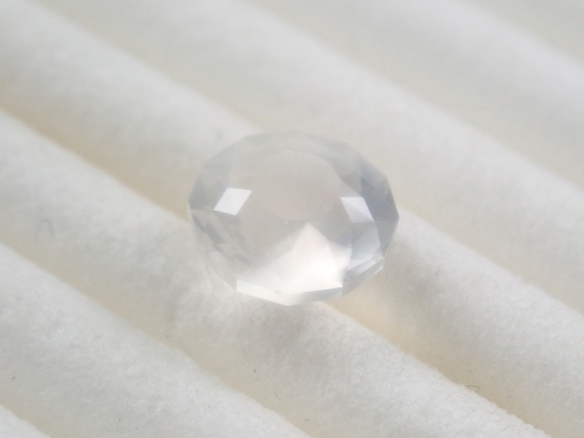 【9/6 22時販売】スリランカ・ウバ産ムーンストーン 6.1mm/0.830ctルース