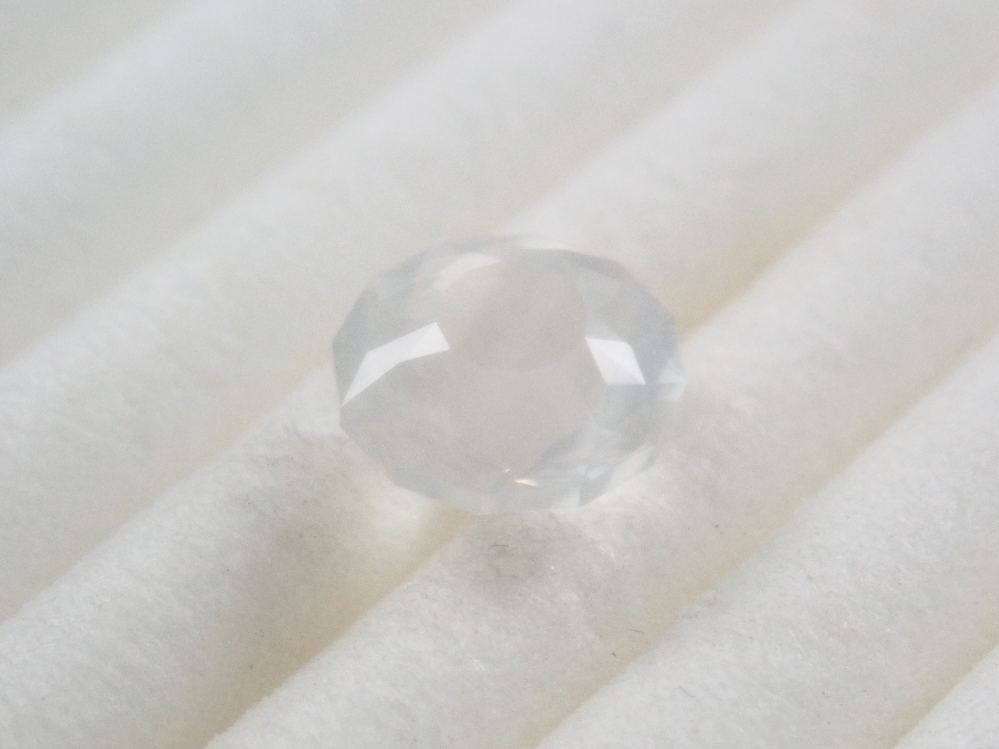 【9/6 22時販売】スリランカ・ウバ産ムーンストーン 6.1mm/0.830ctルース