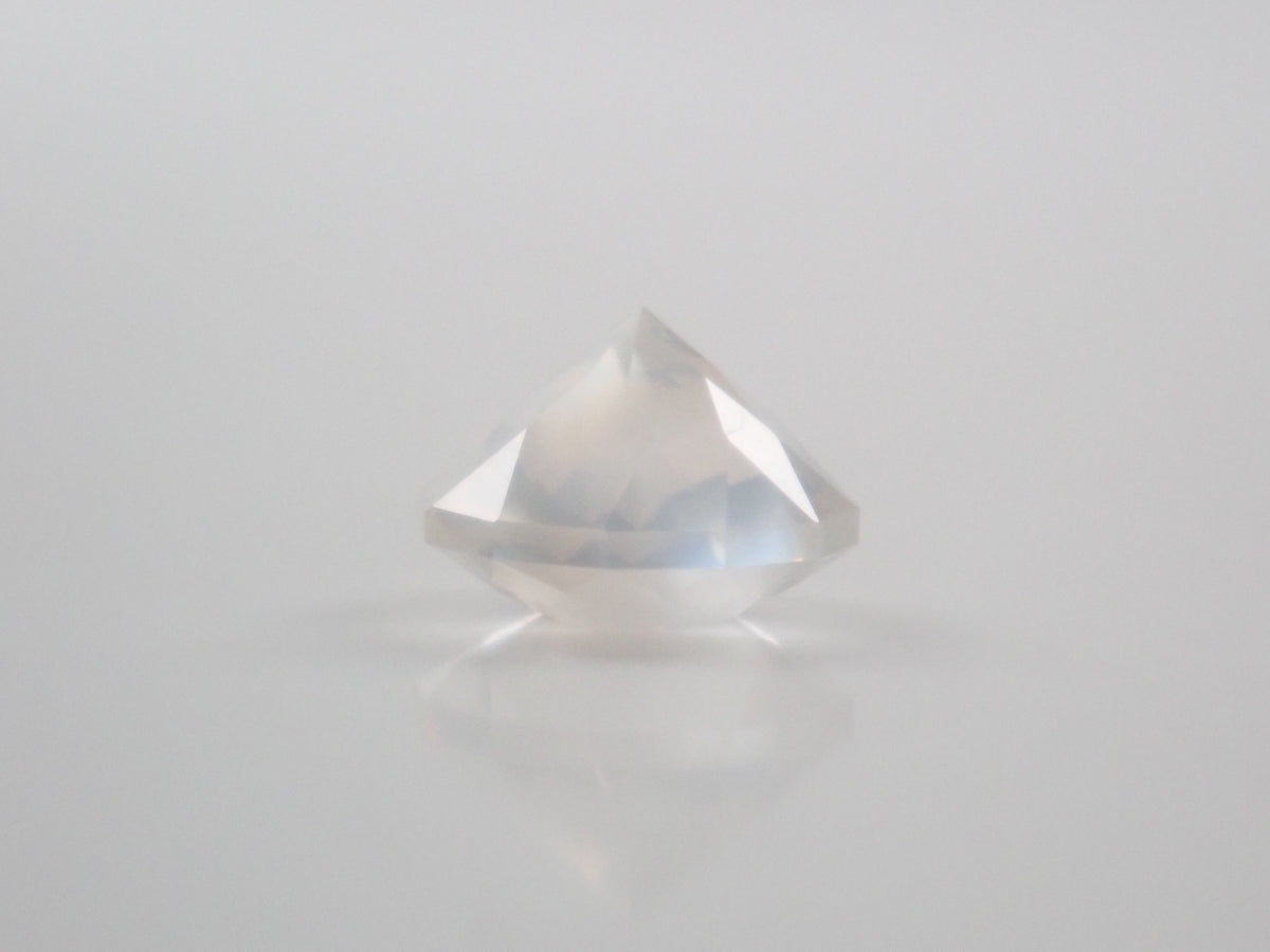 【9/6 22時販売】スリランカ・ウバ産ムーンストーン 6.1mm/0.830ctルース