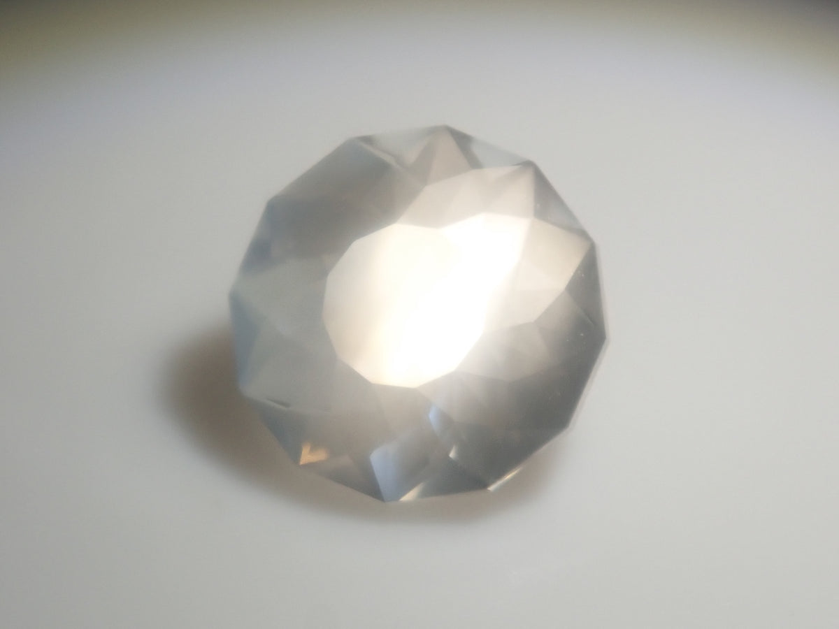 【9/6 22時販売】スリランカ・ウバ産ムーンストーン 6.1mm/0.830ctルース