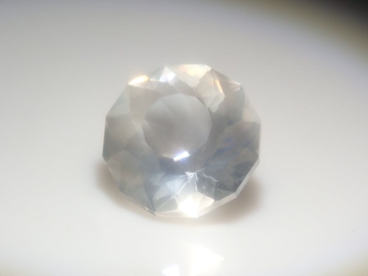 【9/6 22時販売】スリランカ・ウバ産ムーンストーン 6.1mm/0.830ctルース