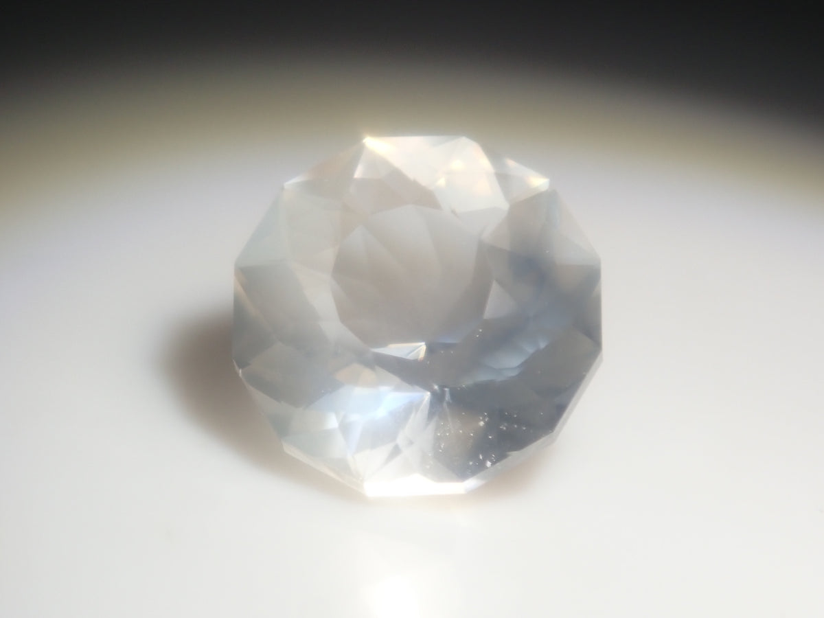 【9/6 22時販売】スリランカ・ウバ産ムーンストーン 6.1mm/0.830ctルース