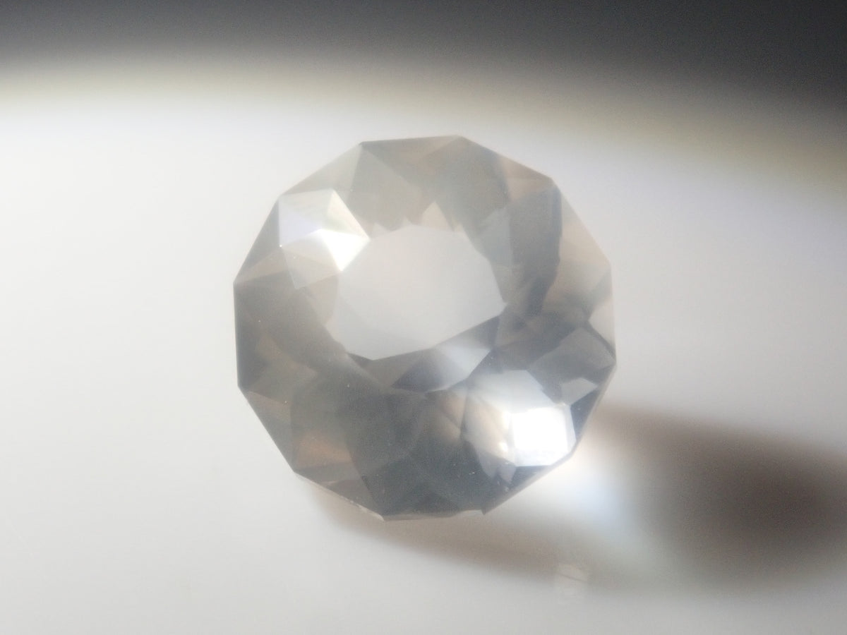 【9/6 22時販売】スリランカ・ウバ産ムーンストーン 6.1mm/0.830ctルース