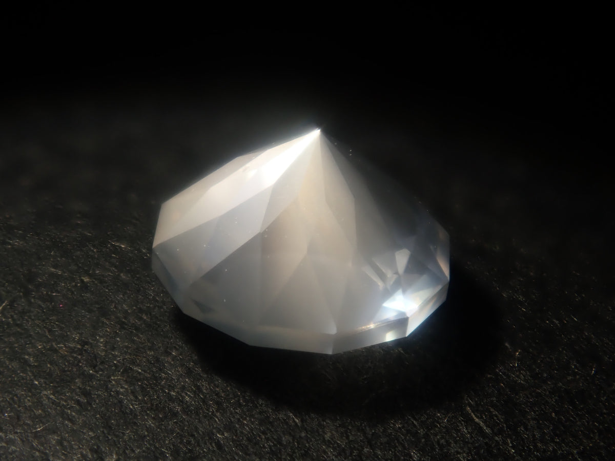 【9/6 22時販売】スリランカ・ウバ産ムーンストーン 6.1mm/0.830ctルース