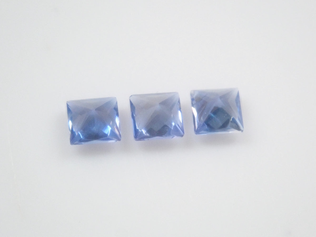 【9/5 22時販売】《限定3石》トップクオリティのアメリカ産ベニトアイト(プリンセスカット,2mm)《複数購入割引有》