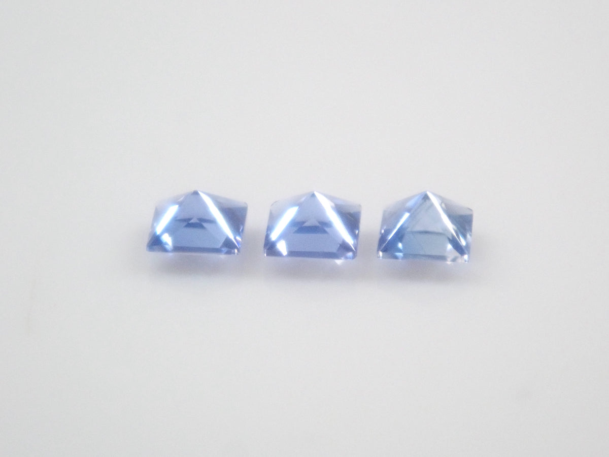 【9/5 22時販売】《限定3石》トップクオリティのアメリカ産ベニトアイト(プリンセスカット,2mm)《複数購入割引有》