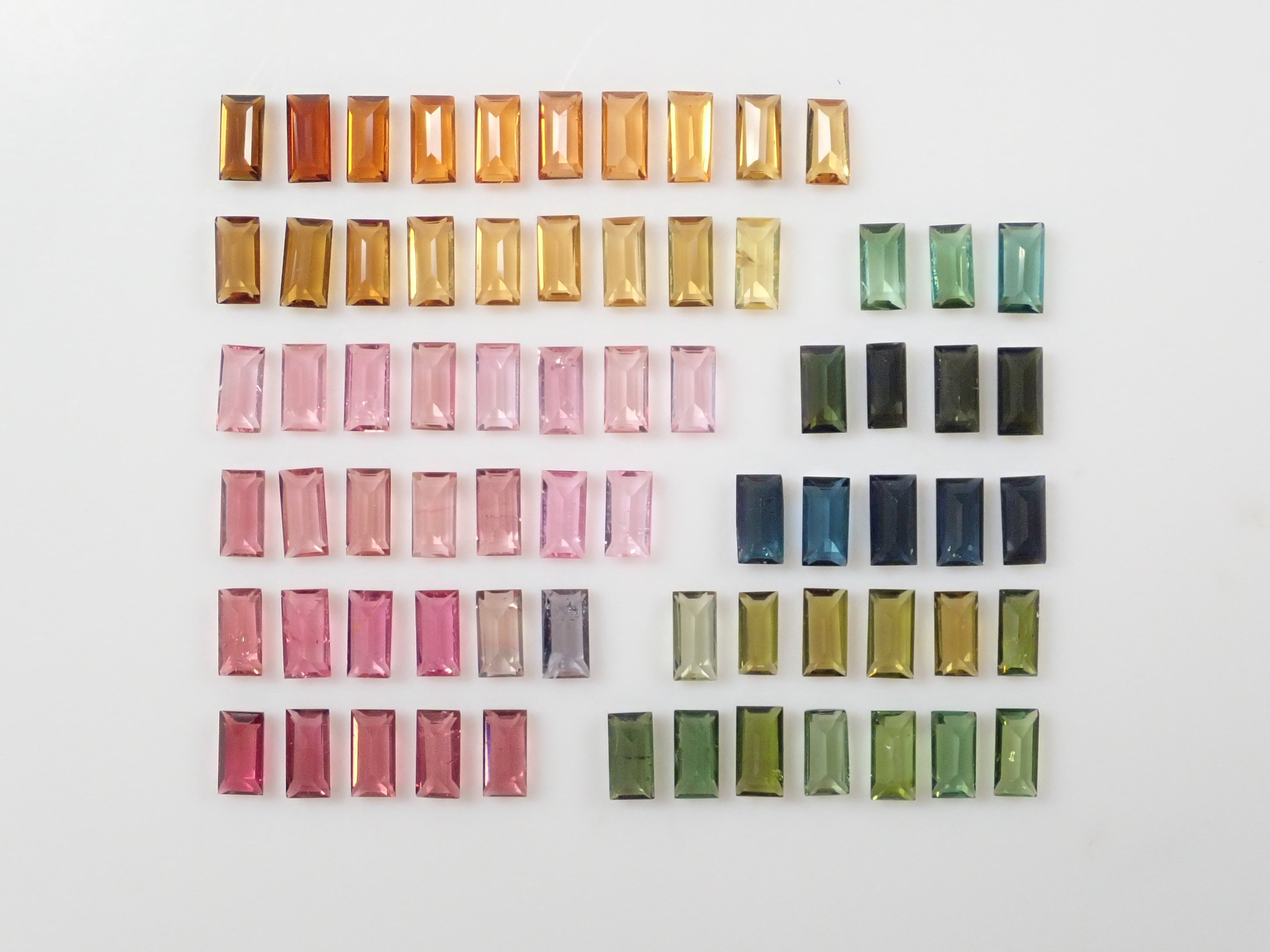 宝石ガチャ💎バゲットカットのトルマリン1石💎4×2mm《複数購入割引有》