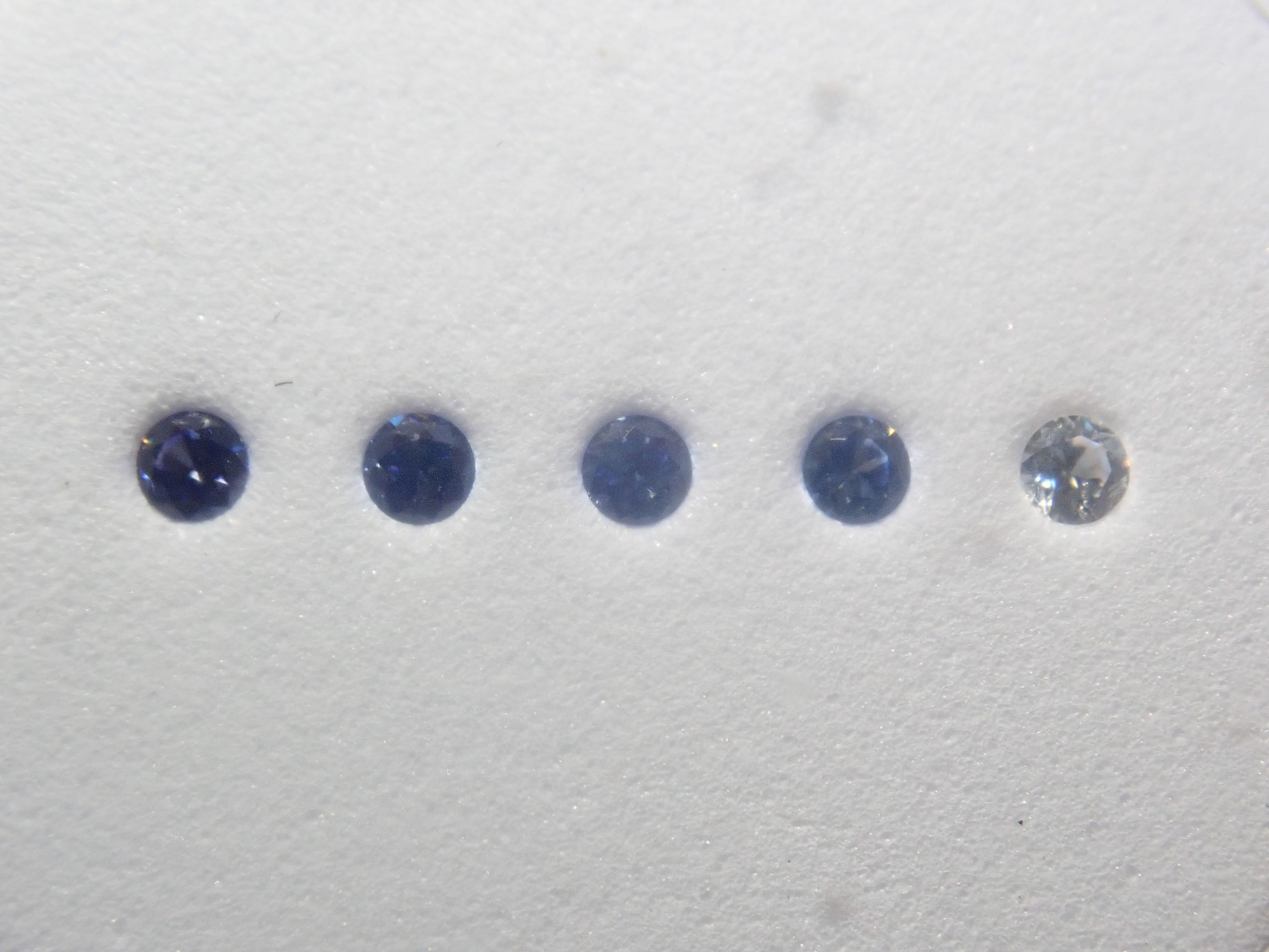 《Limited to 1 Set》Benitoite Gradation 5-Stone Set (2.0mm, includes top quality) 《Multiple Purchase Discount Available》
