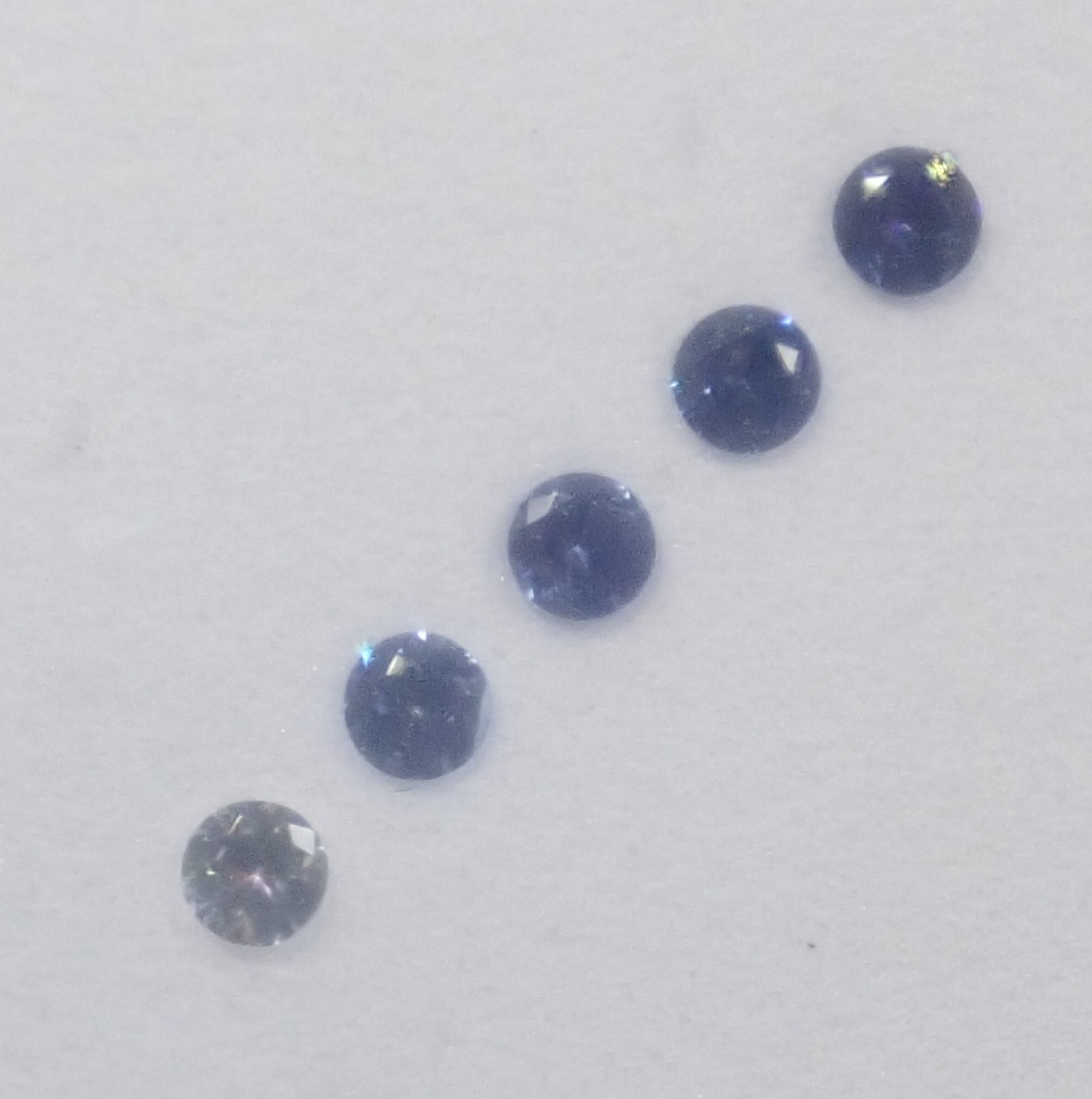 【9/4 22時販売】《限定1セット》ベニトアイトグラデーション5石セット(2.25mm,トップクオリティ含む) 《複数購入割引有》