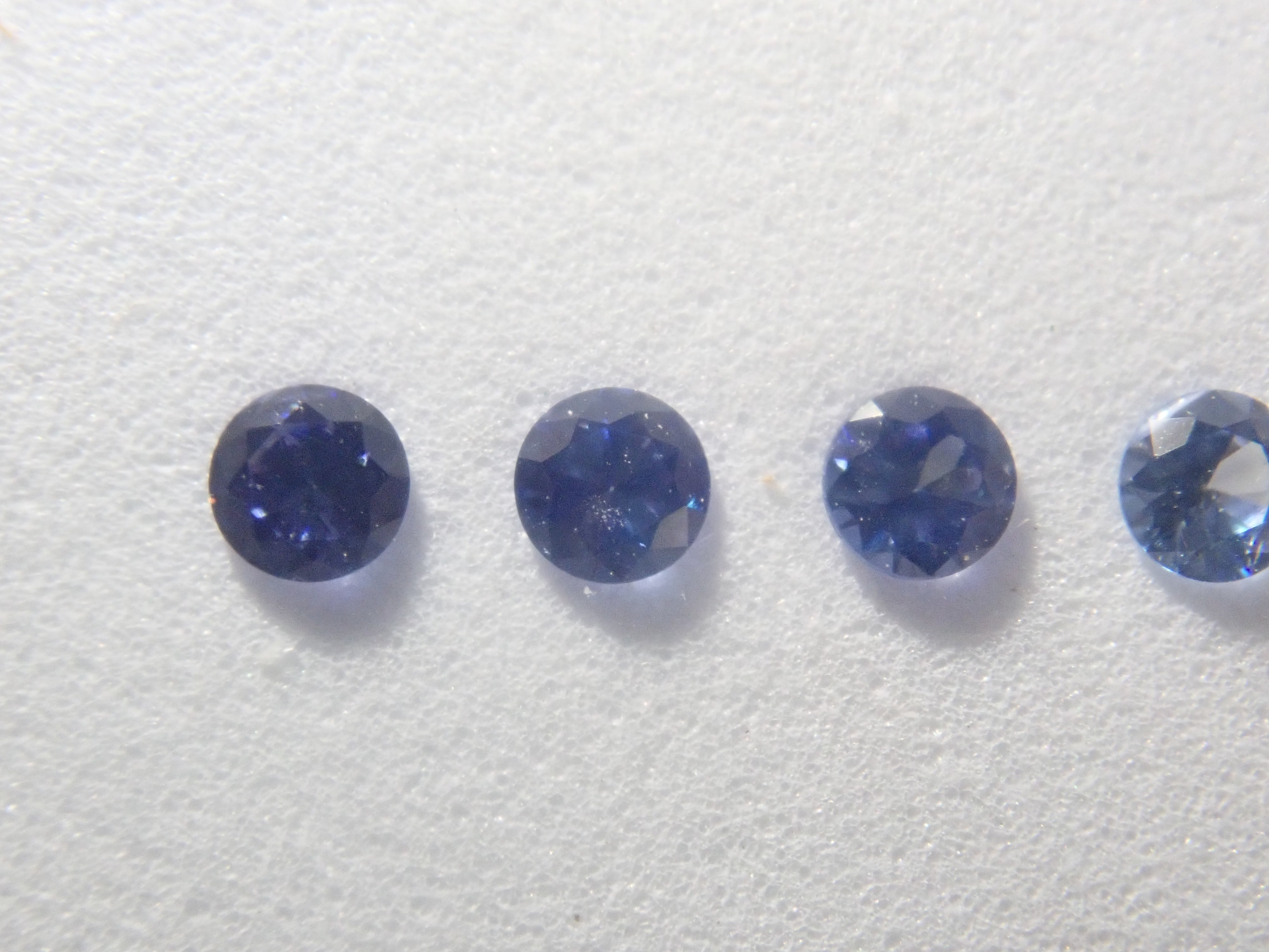 《Limited to 1 Set》Benitoite Gradation 5-Stone Set (2.0mm, includes top quality) 《Multiple Purchase Discount Available》