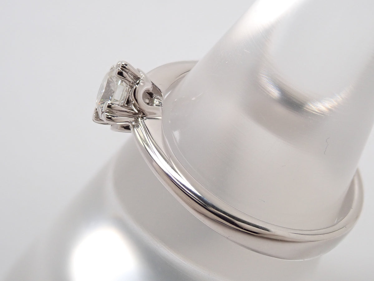 【9/15 22時販売】【カラフリ】K18WG 特殊カットダイヤモンド 4.5mm/0.327ct(VS-1、Iカラー)リング 中宝