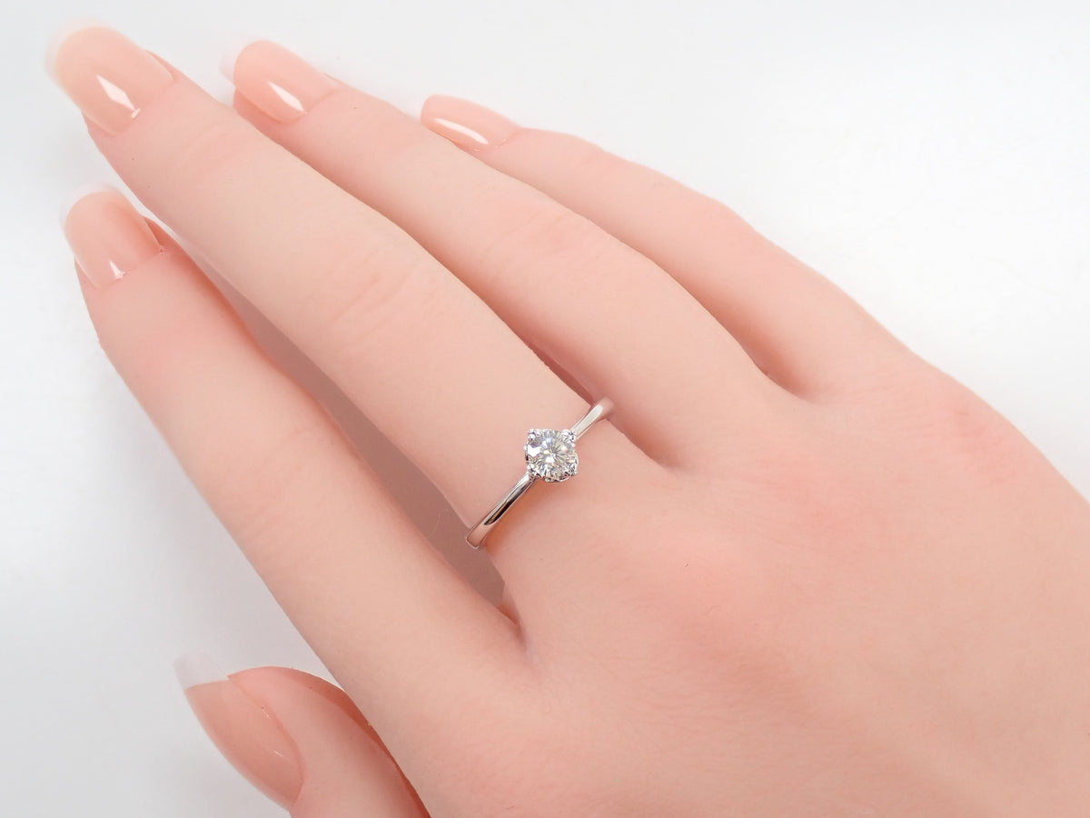 【9/15 22時販売】【カラフリ】K18WG 特殊カットダイヤモンド 4.5mm/0.327ct(VS-1、Iカラー)リング 中宝