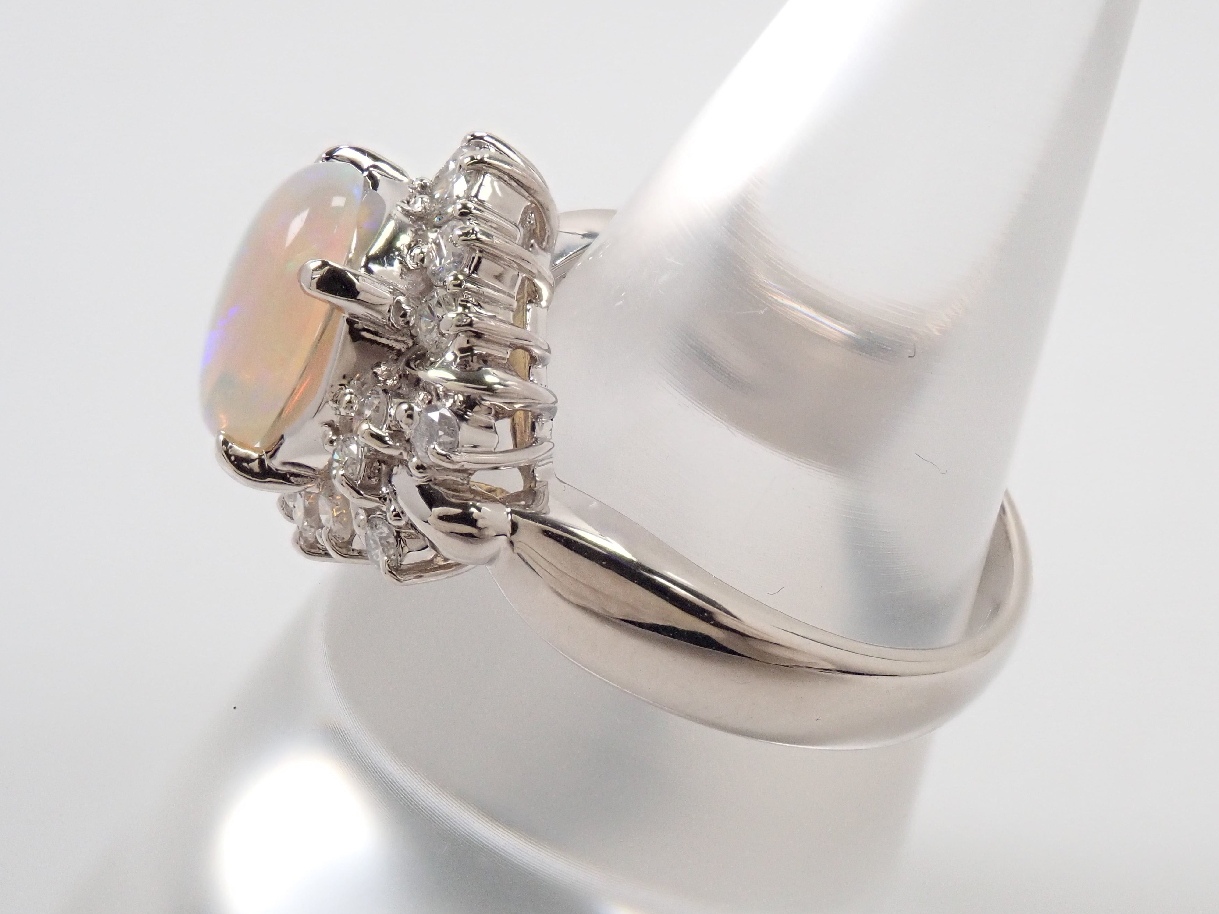 Pt900 オパール 1.10ct ダイヤモンド0.46ctリング