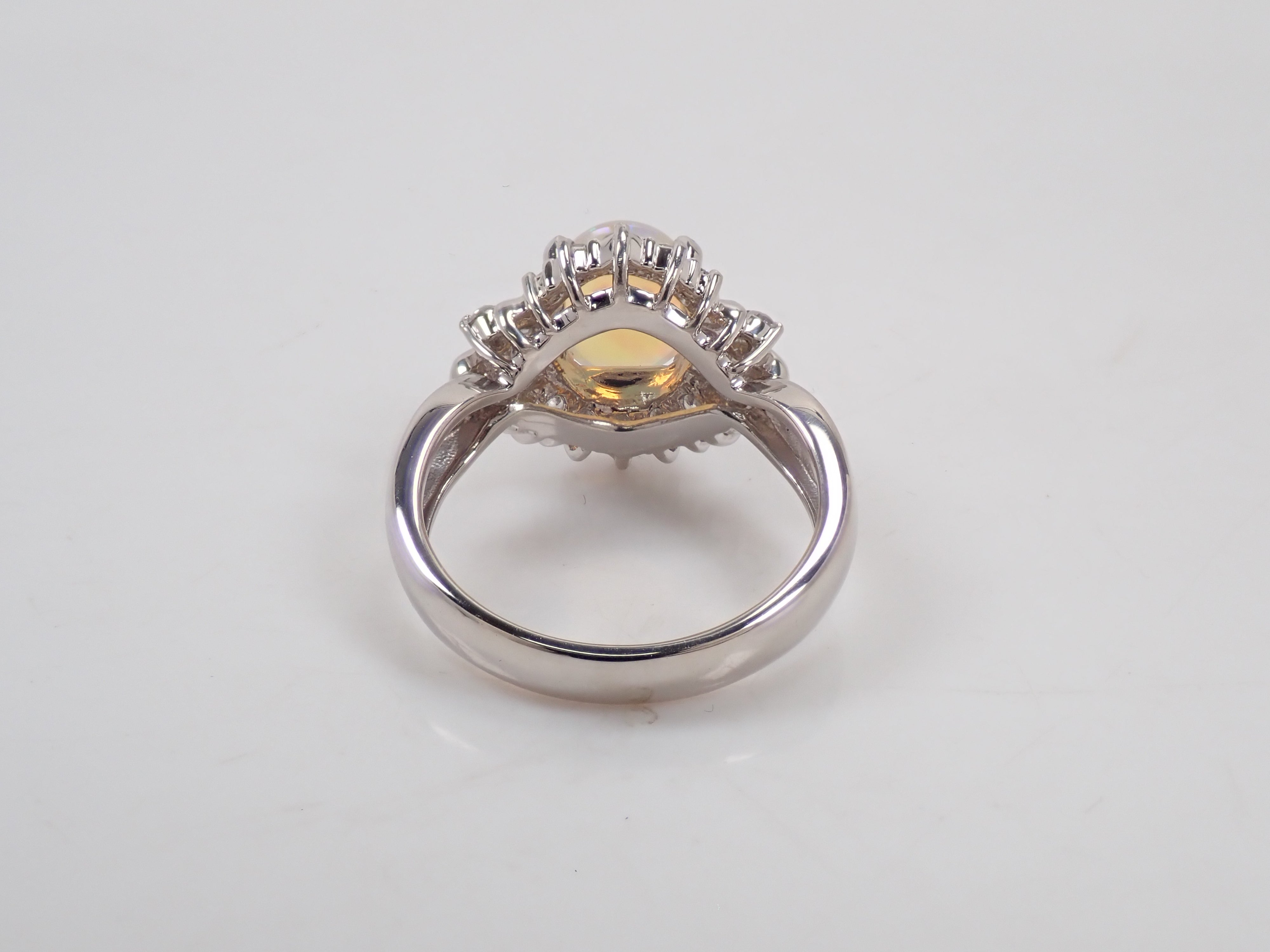 Pt900 オパール 1.10ct ダイヤモンド0.46ctリング