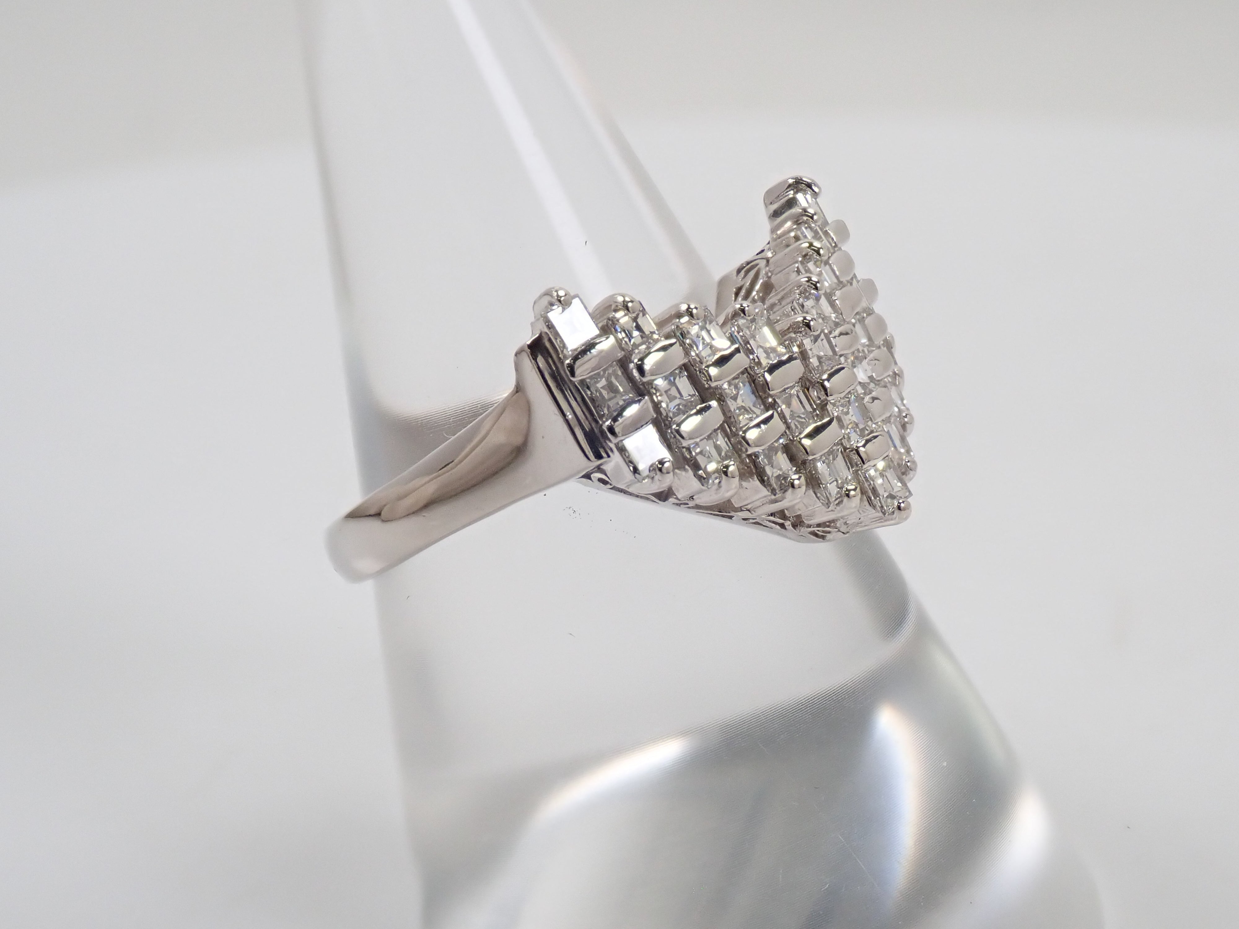 Pt900 ダイヤモンド 1.00ct V字リング