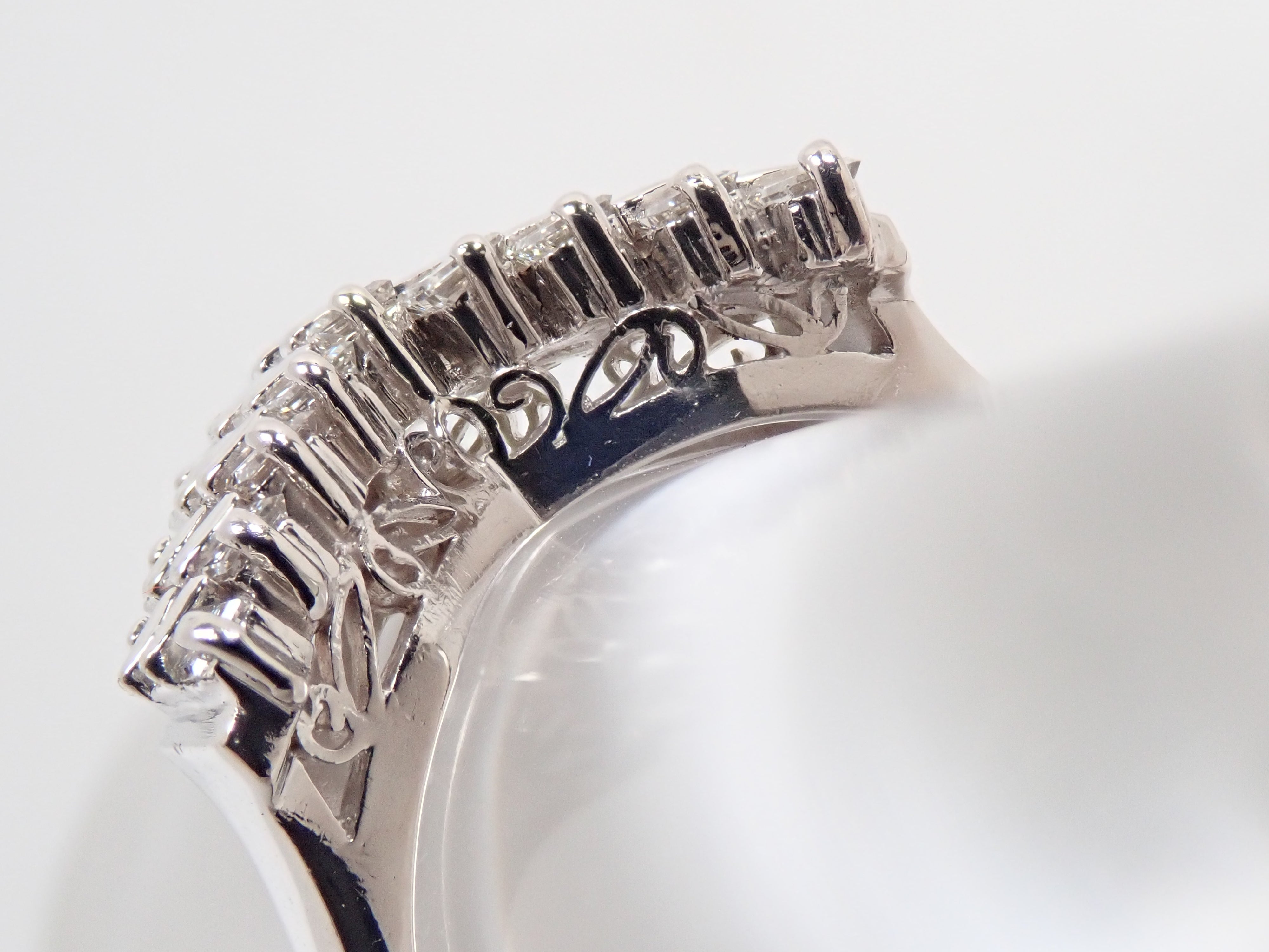Pt900 ダイヤモンド 1.00ct V字リング