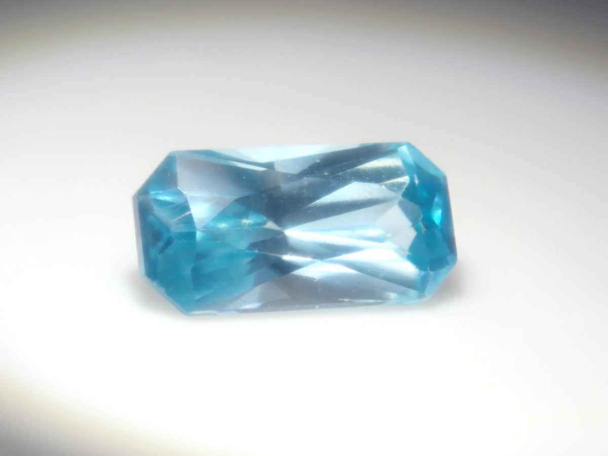 【9/12 22時販売】《限定10石》通常32800円のトップカラーのベニトアイトやサンジェ氏ブルージルコン含むファイアが綺麗な宝石ガチャ《複数購入割引有》