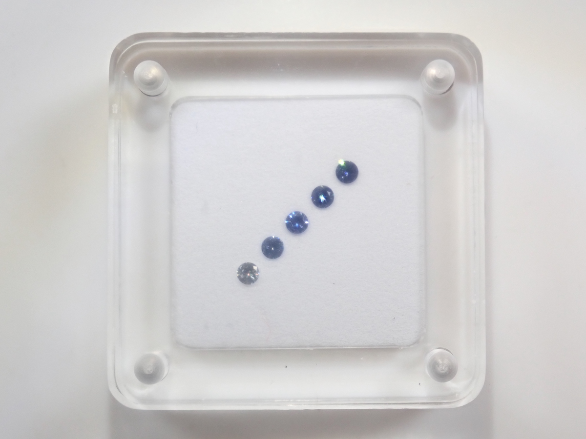 【9/4 22時販売】《限定1セット》ベニトアイトグラデーション5石セット(2.25mm,トップクオリティ含む) 《複数購入割引有》