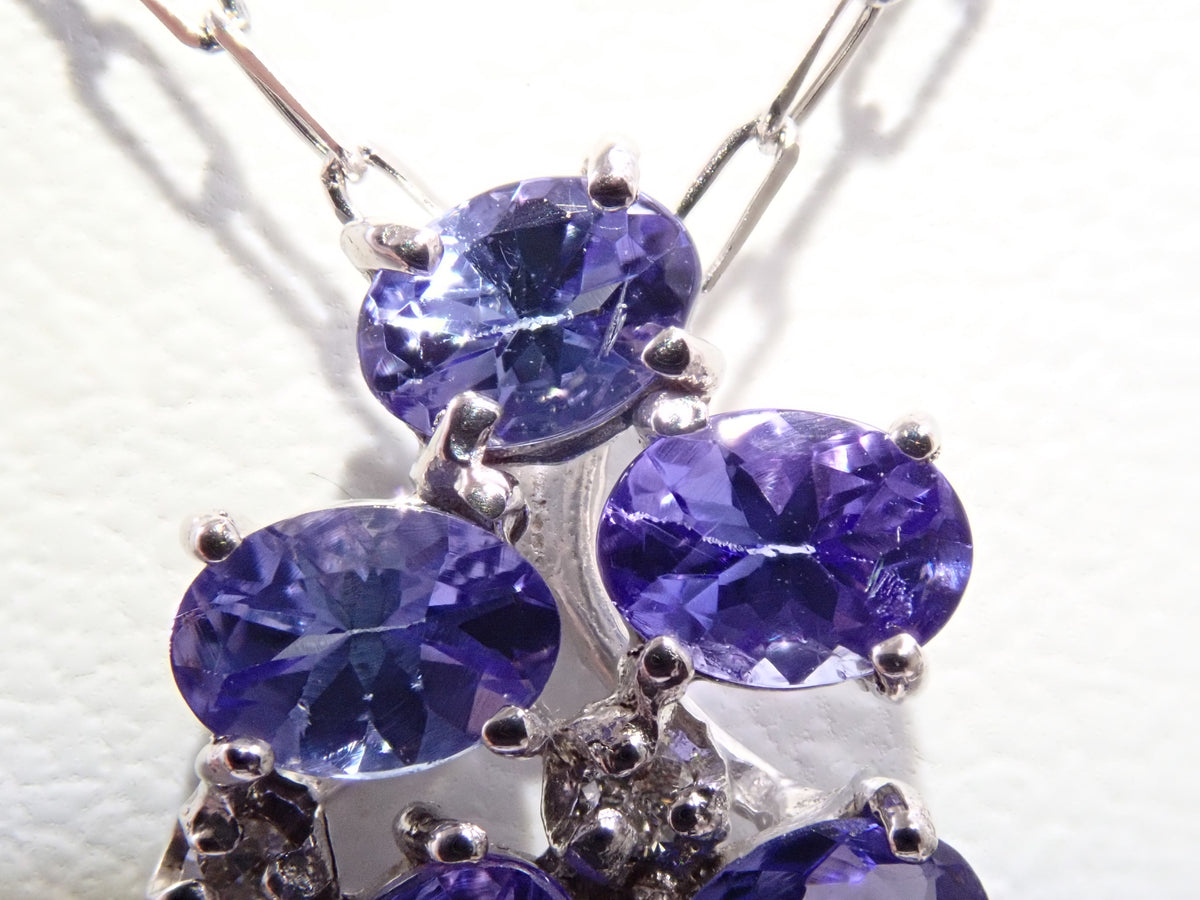 【9/20 22時販売】【カラフリ】K18WG タンザナイト1.79ct・ダイヤモンド0.07ctペンダント(ネックレス)