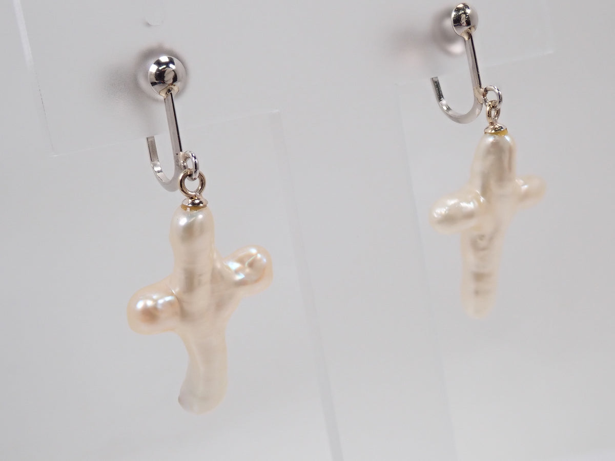 【9/15 22時販売】【カラフリ】Pt850 クロスシェイプパール(真珠)イヤリング 鑑別書
