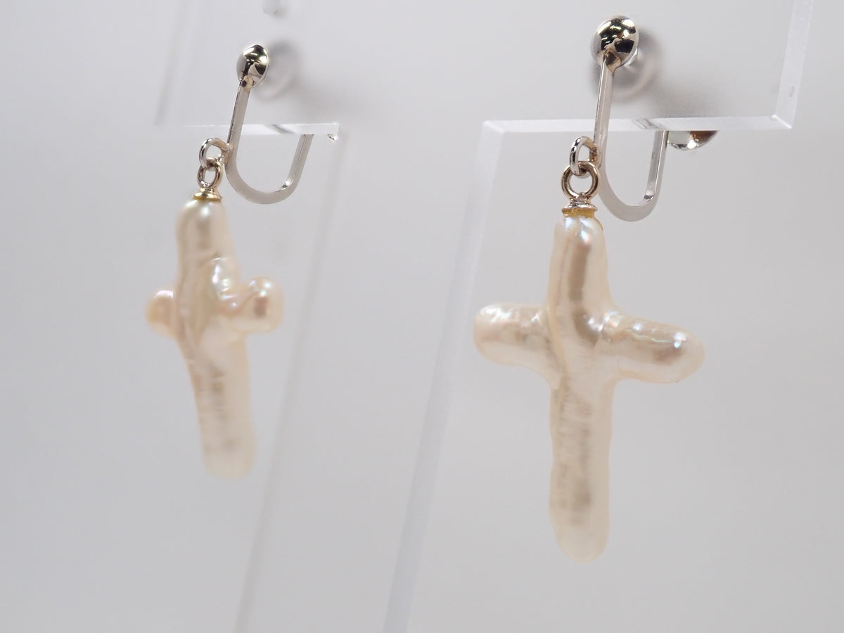 【9/15 22時販売】【カラフリ】Pt850 クロスシェイプパール(真珠)イヤリング 鑑別書