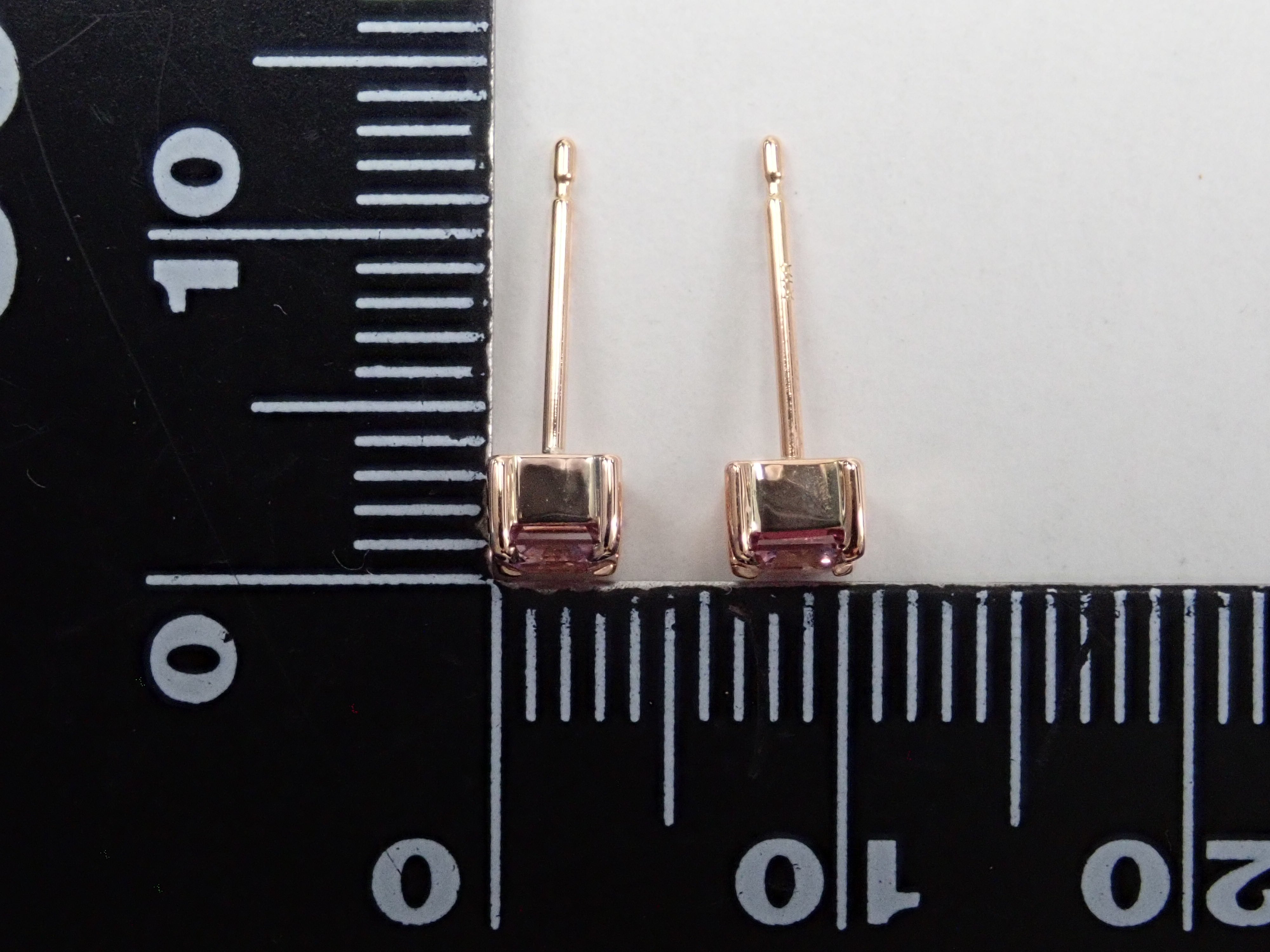 K18PGマダガスカル産ピンクサファイア0.24ct0.25ctピアス(アッシャーカット)