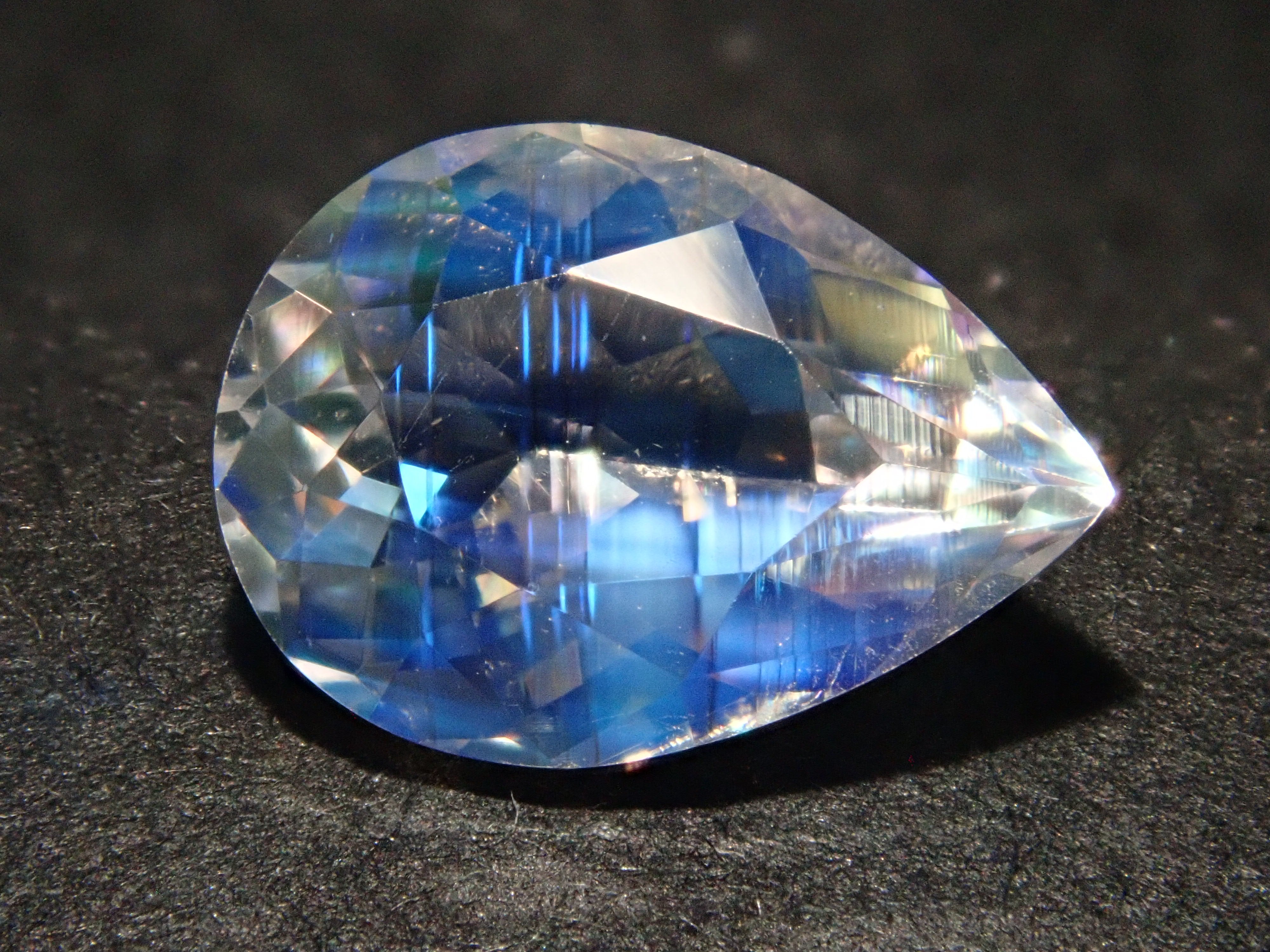 マダガスカル産アンデシン・ラブラドライト(通称名 レインボームーンストーン) 1.127ctルース