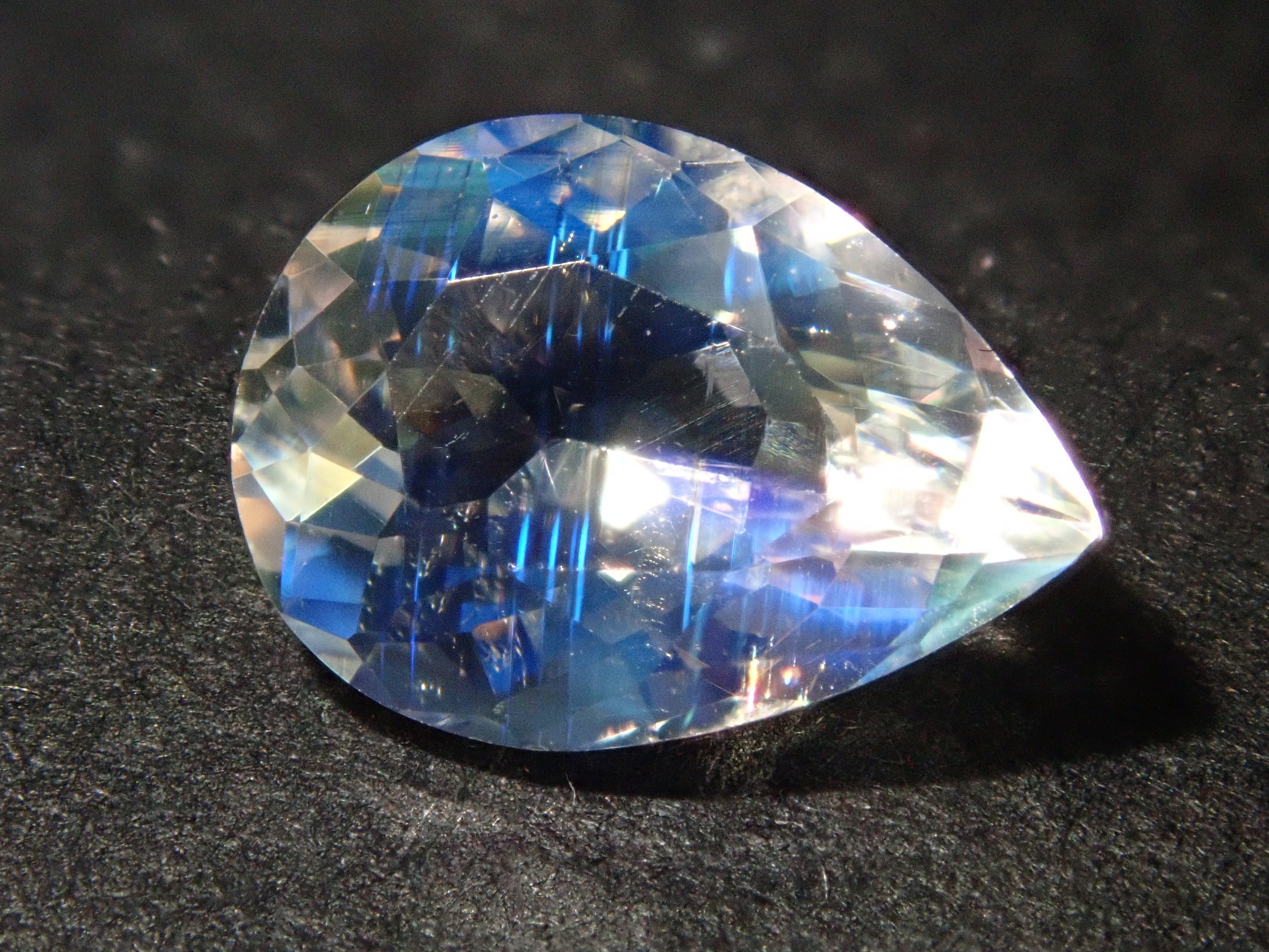 マダガスカル産アンデシン・ラブラドライト(通称名 レインボームーンストーン) 1.127ctルース