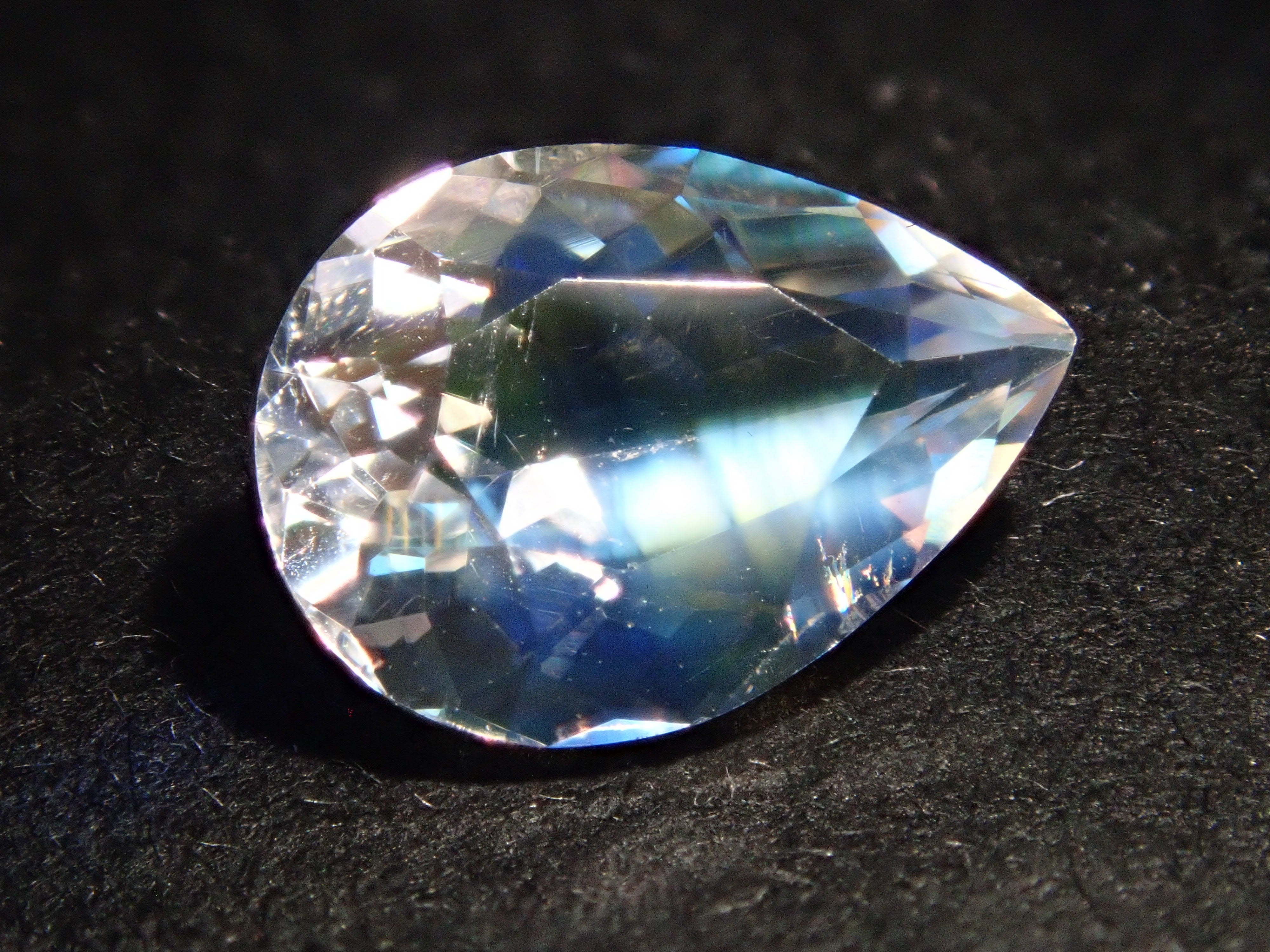 マダガスカル産アンデシン・ラブラドライト(通称名 レインボームーンストーン) 1.127ctルース