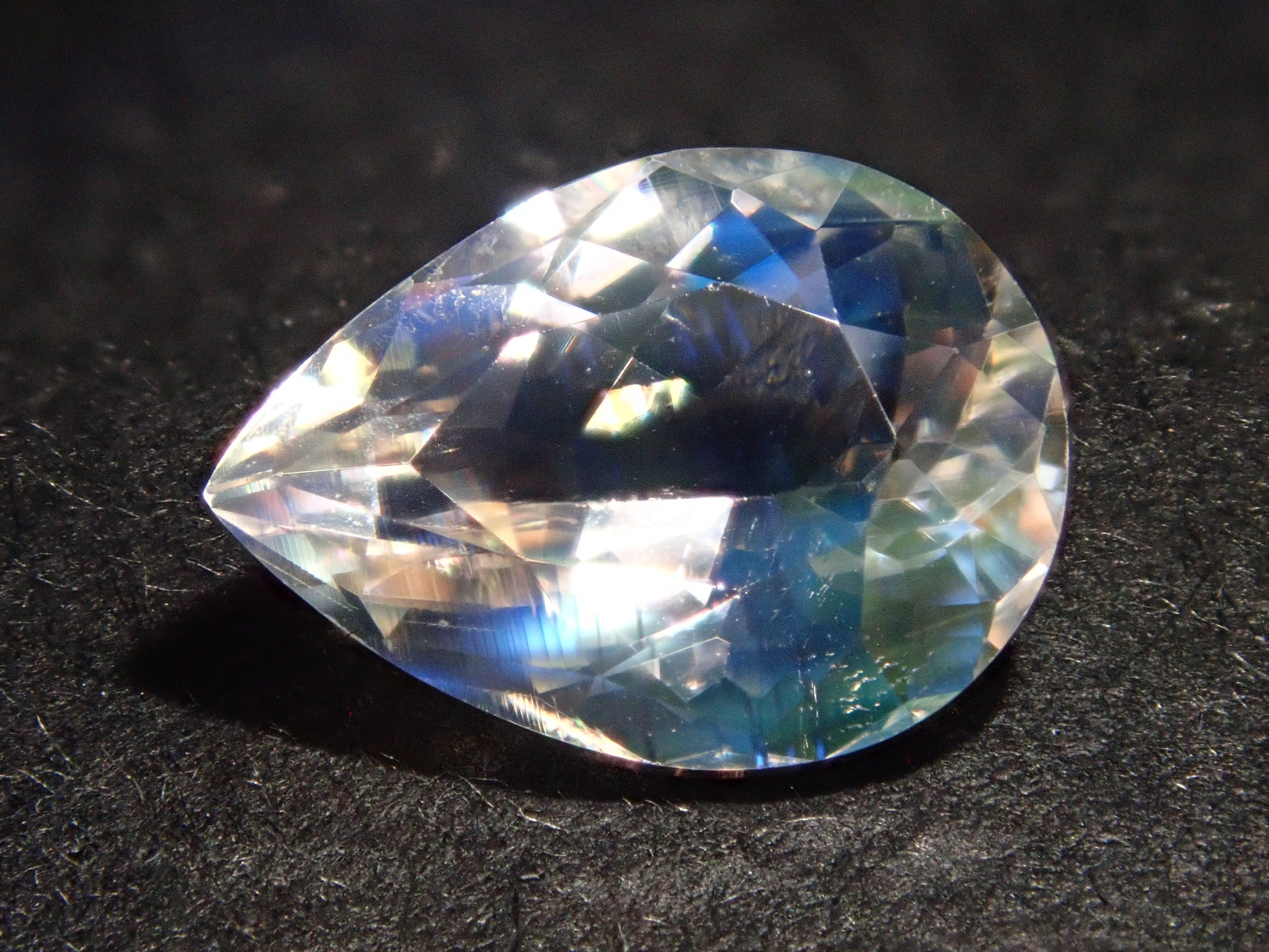 マダガスカル産アンデシン・ラブラドライト(通称名 レインボームーンストーン) 1.127ctルース