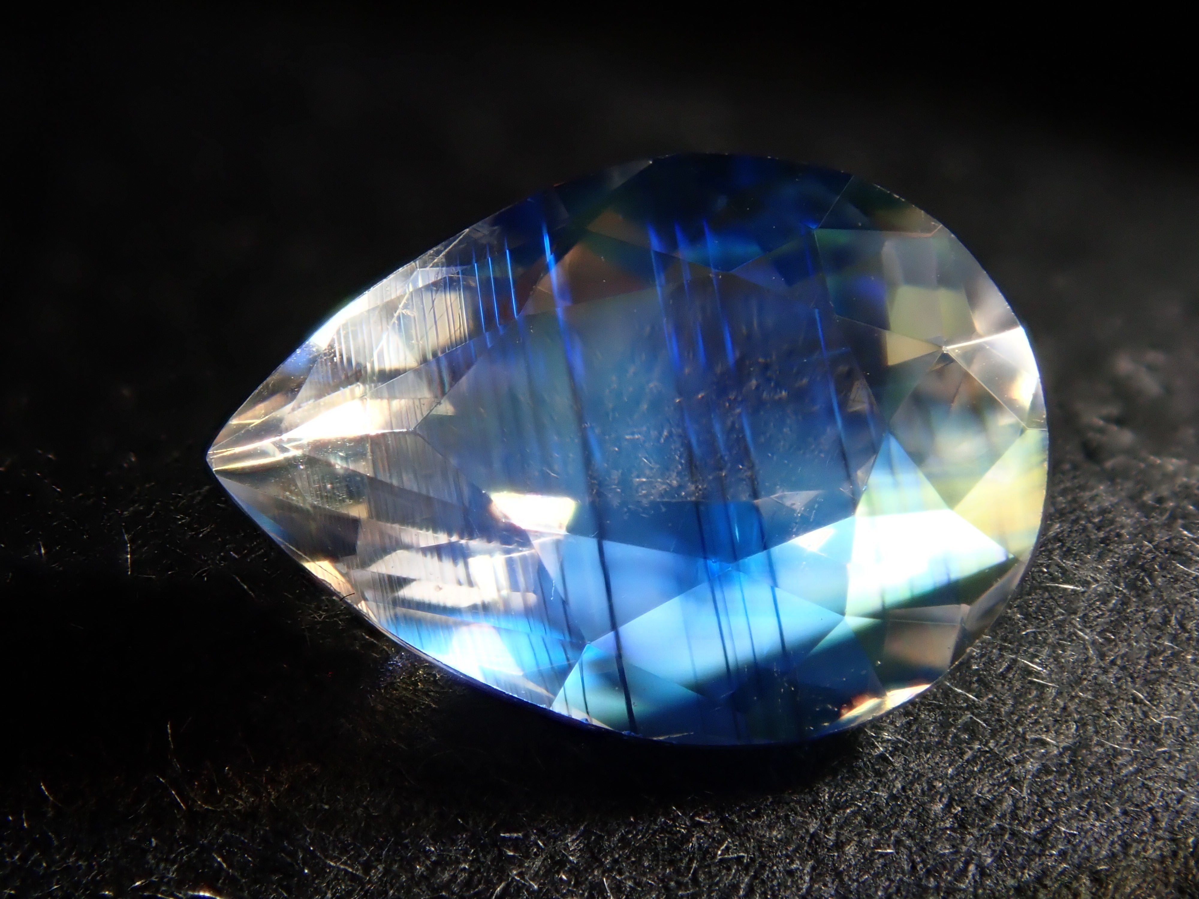 マダガスカル産アンデシン・ラブラドライト(通称名 レインボームーンストーン) 1.127ctルース