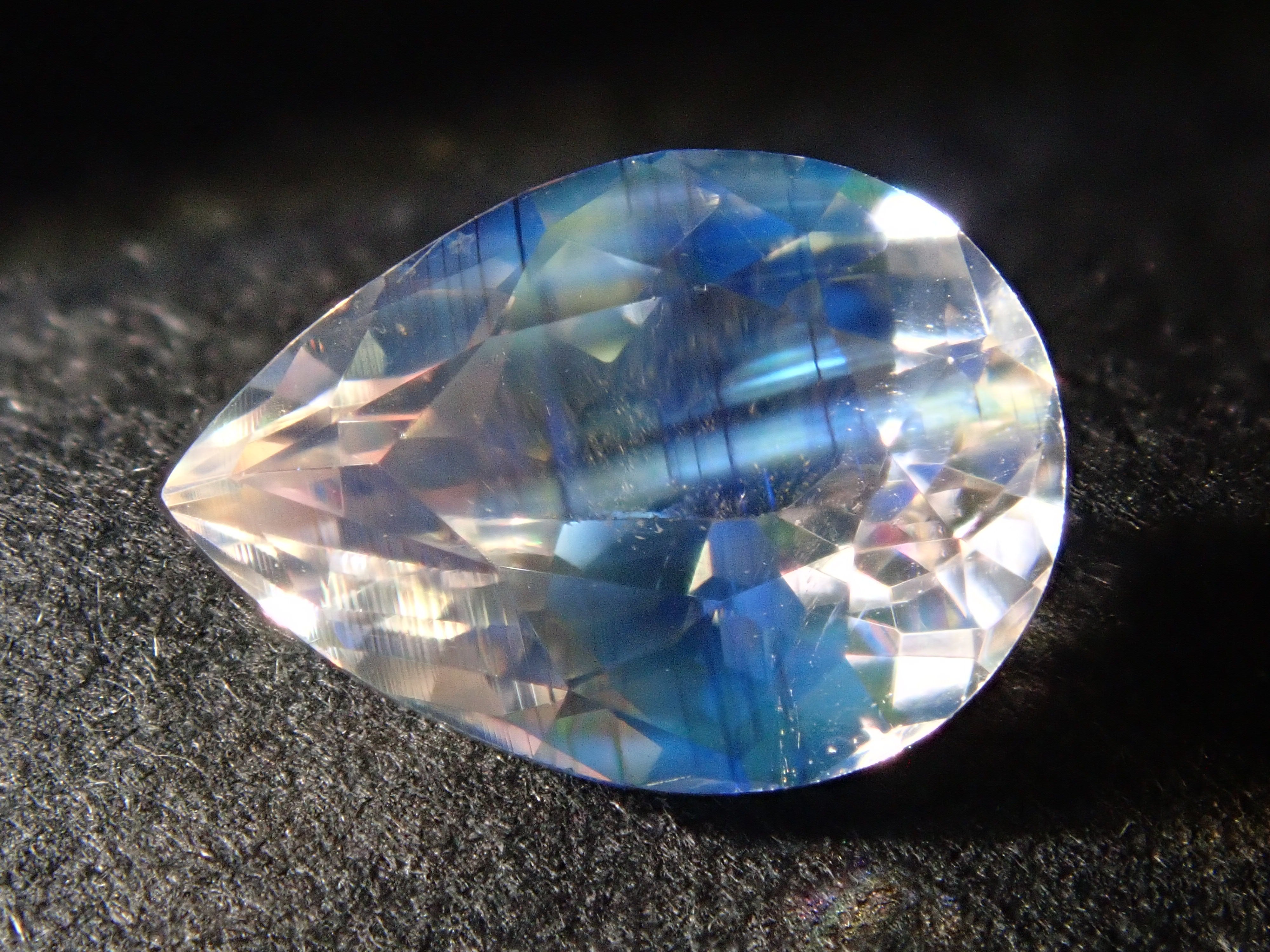 マダガスカル産アンデシン・ラブラドライト(通称名 レインボームーンストーン) 1.127ctルース