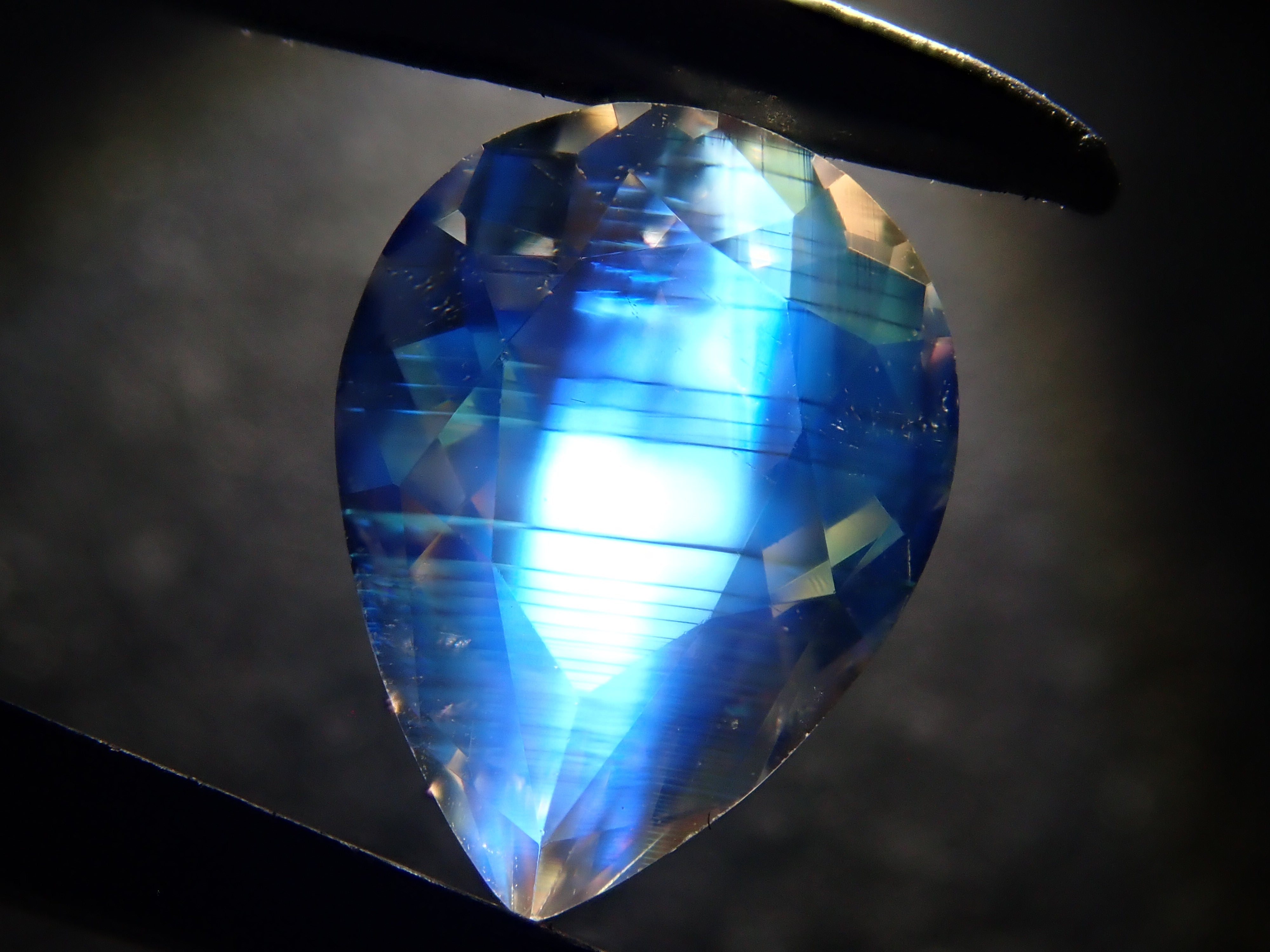 マダガスカル産アンデシン・ラブラドライト(通称名 レインボームーンストーン) 1.127ctルース