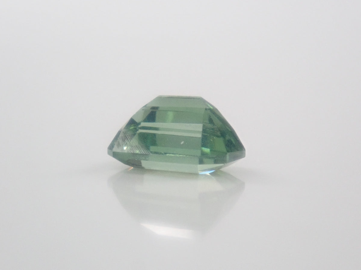 【9/11 22時販売】スリランカ産グリーンジルコン 0.985ctルース