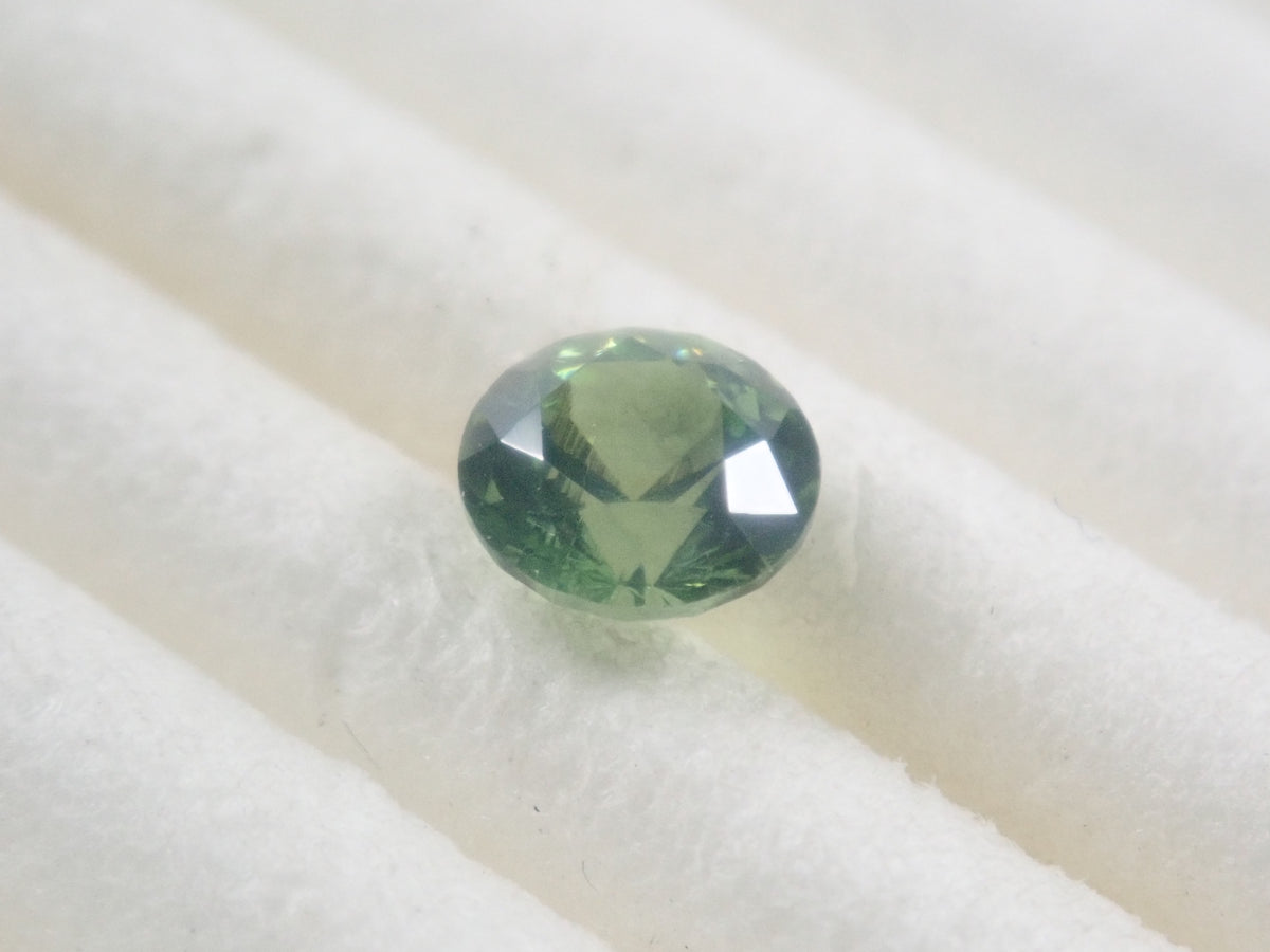 【9/29 22時販売】スリランカ産グリーンジルコン 4.2mm/0.424ctルース