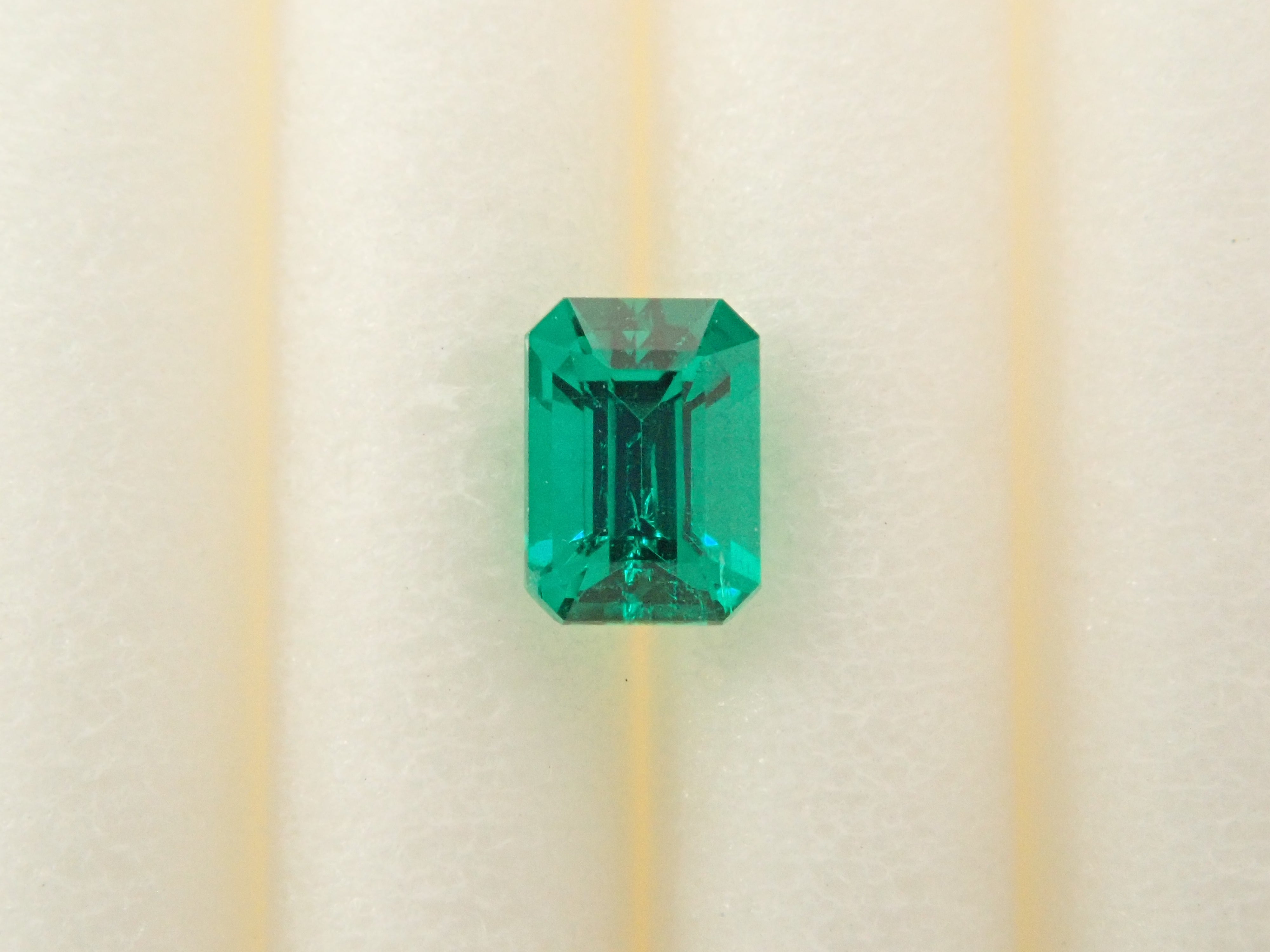 【12560392掲載】コロンビア産ノンオイルエメラルド 0.120ctルース