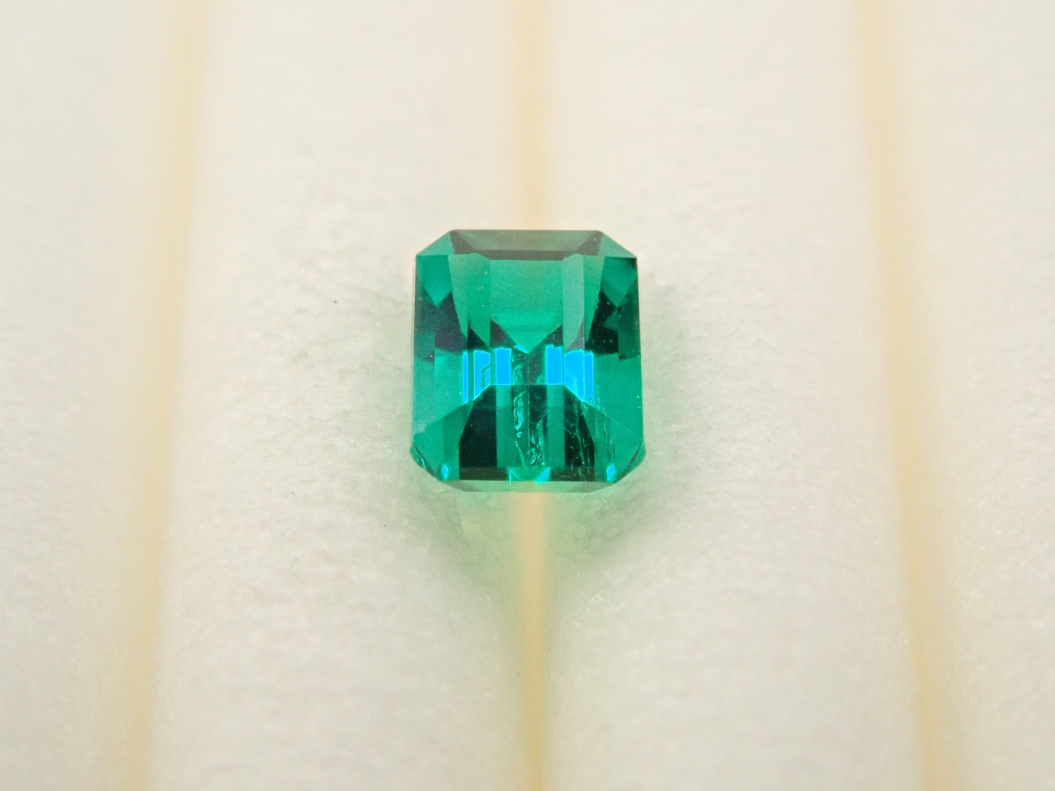 【12560392掲載】コロンビア産ノンオイルエメラルド 0.120ctルース