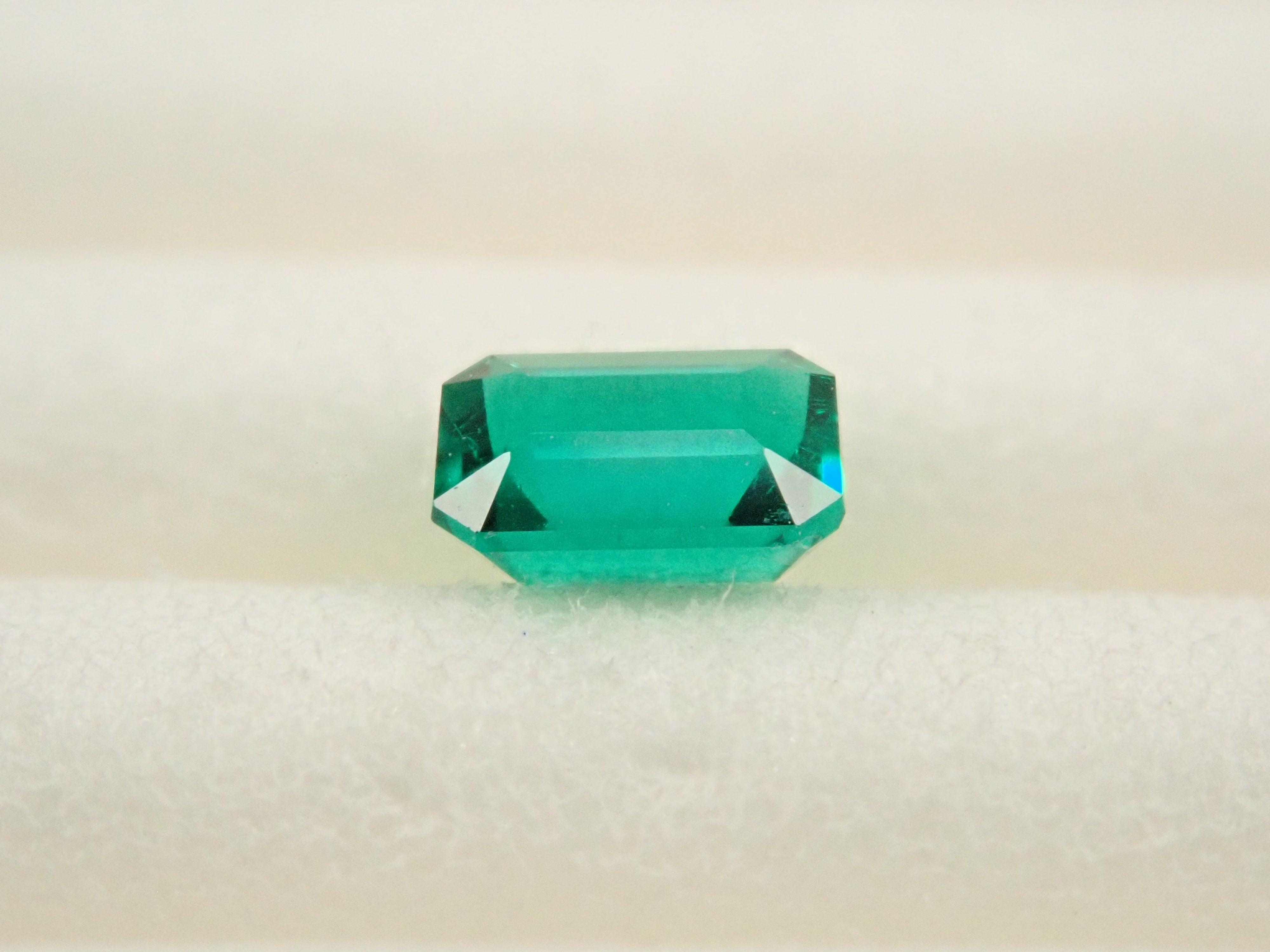 【12560392掲載】コロンビア産ノンオイルエメラルド 0.120ctルース