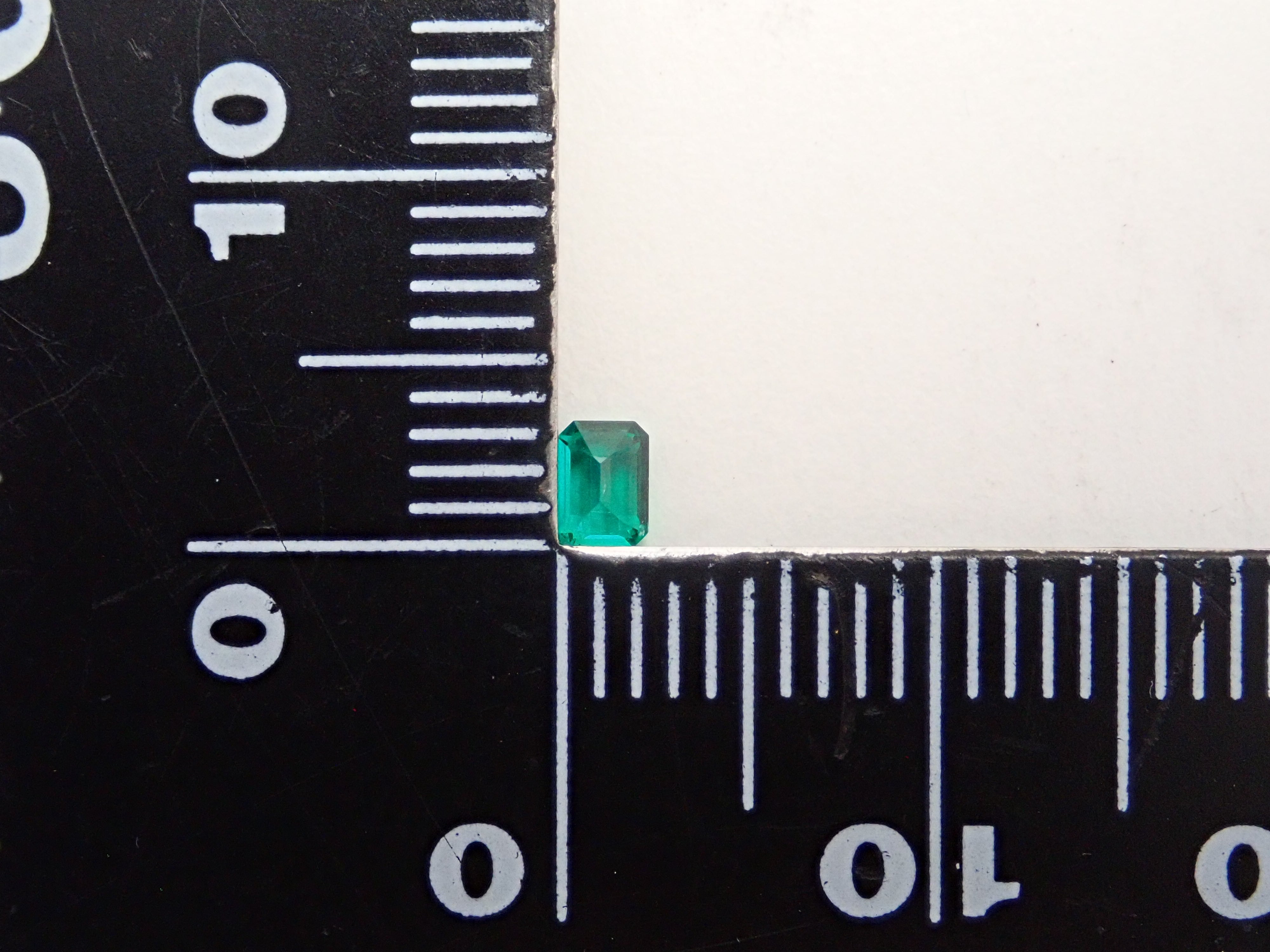 【12560392掲載】コロンビア産ノンオイルエメラルド 0.120ctルース